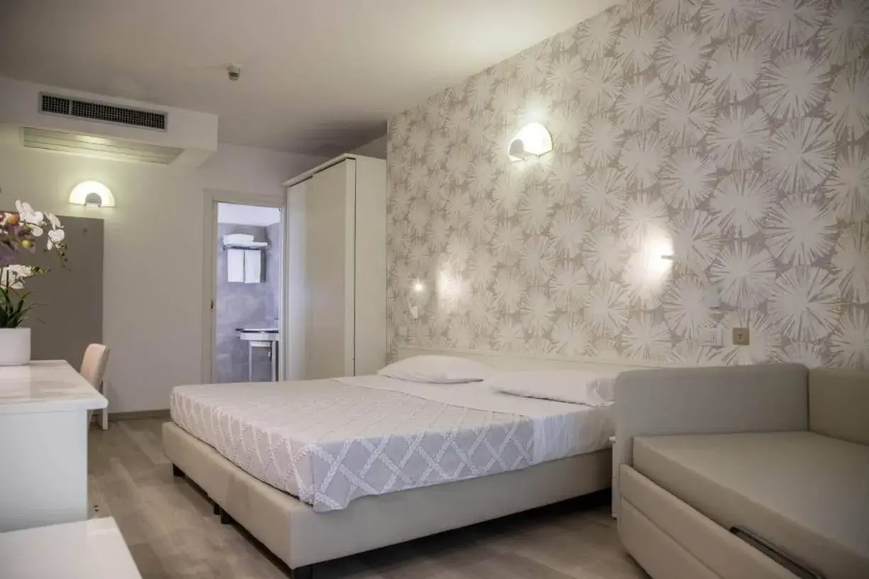 Deluxe Double Room with Balcony in Hotel Prestige Deluxe Double Room with Balcony in Hotel Prestige