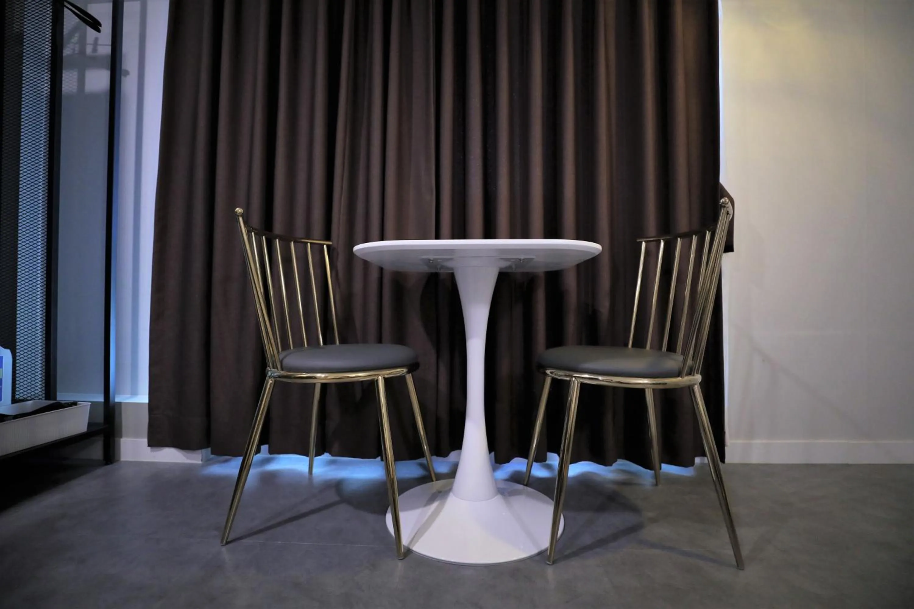Seating area in Brighton Hotel
