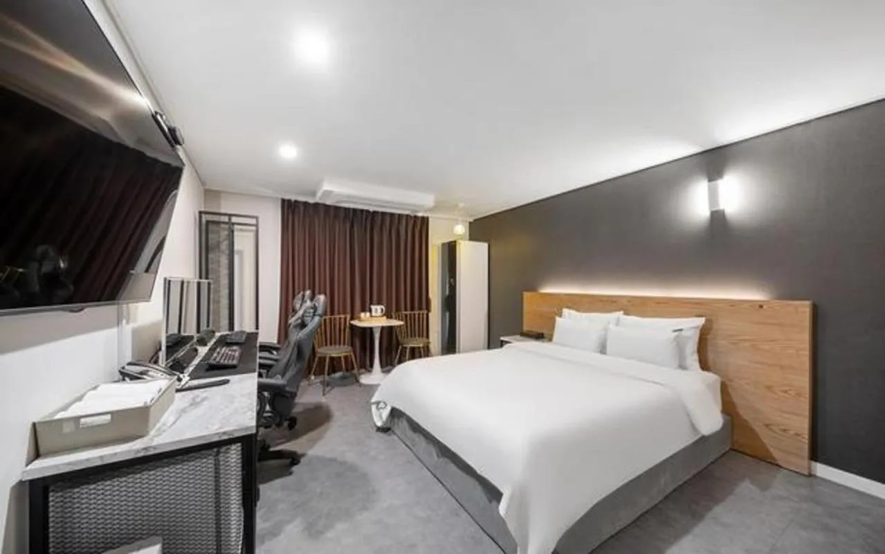 Bed in Brighton Hotel