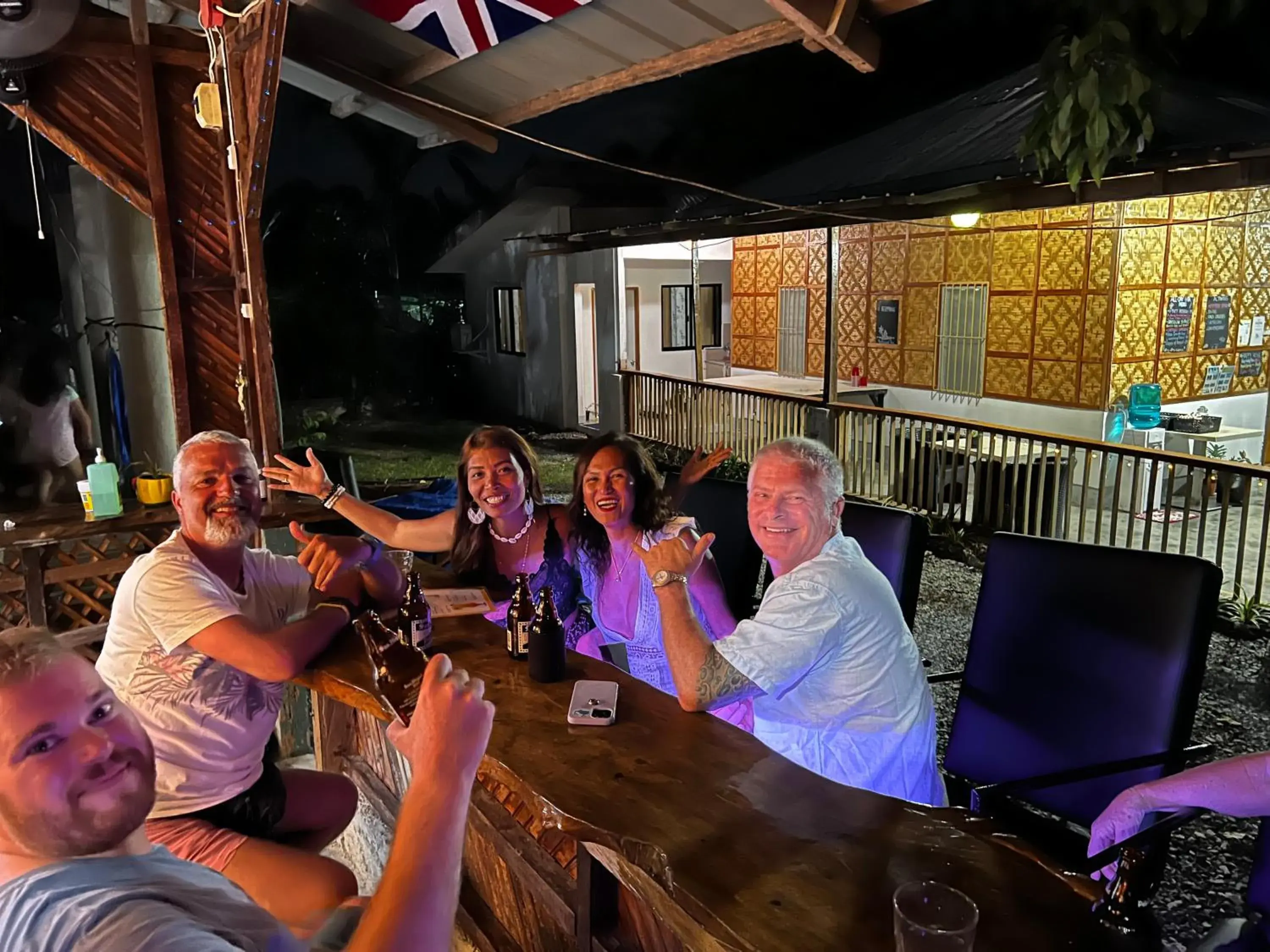 Lounge or bar in The Backyard Inn Lounge or bar in The Backyard Inn