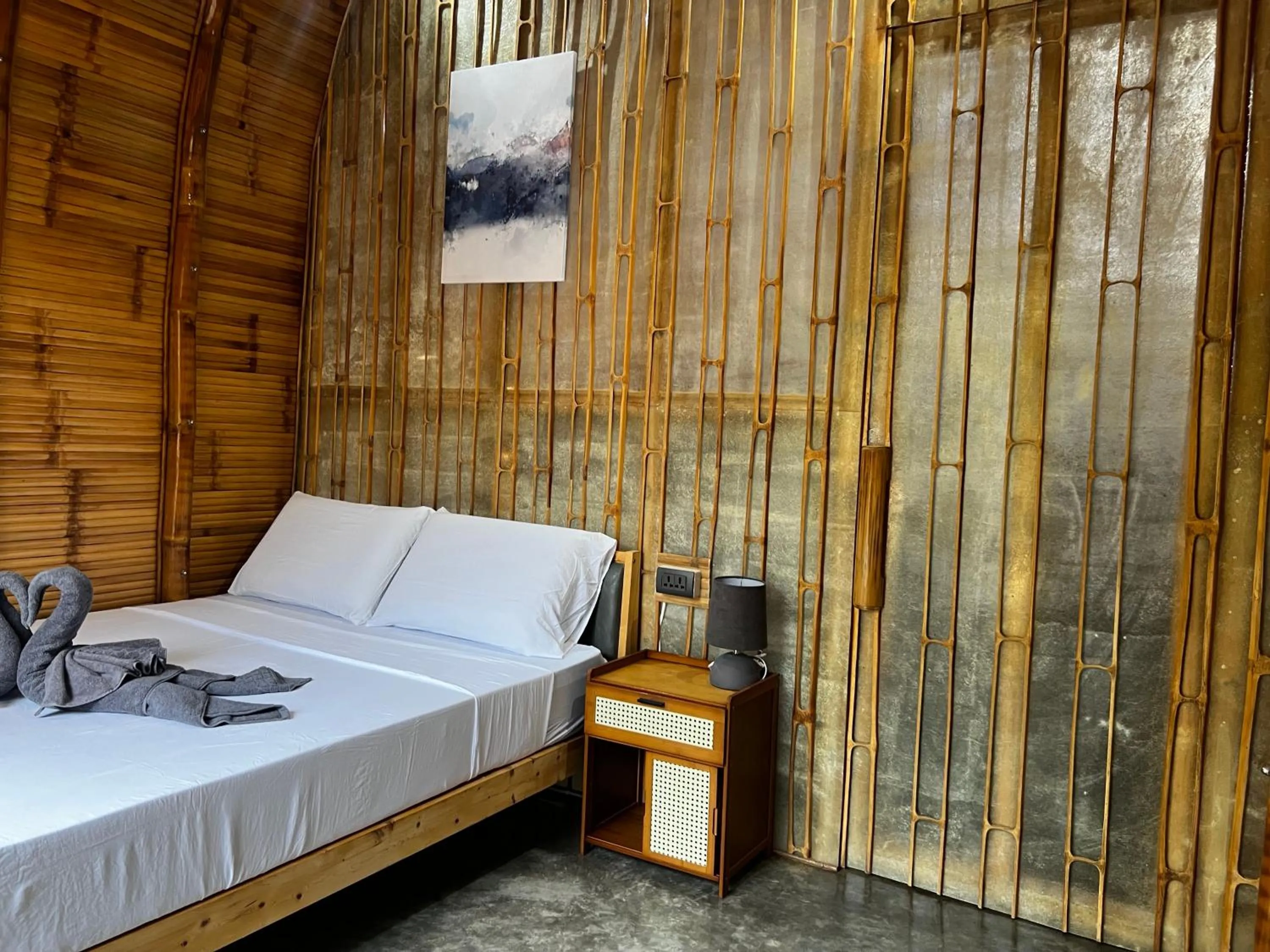 Bed in The Backyard Inn