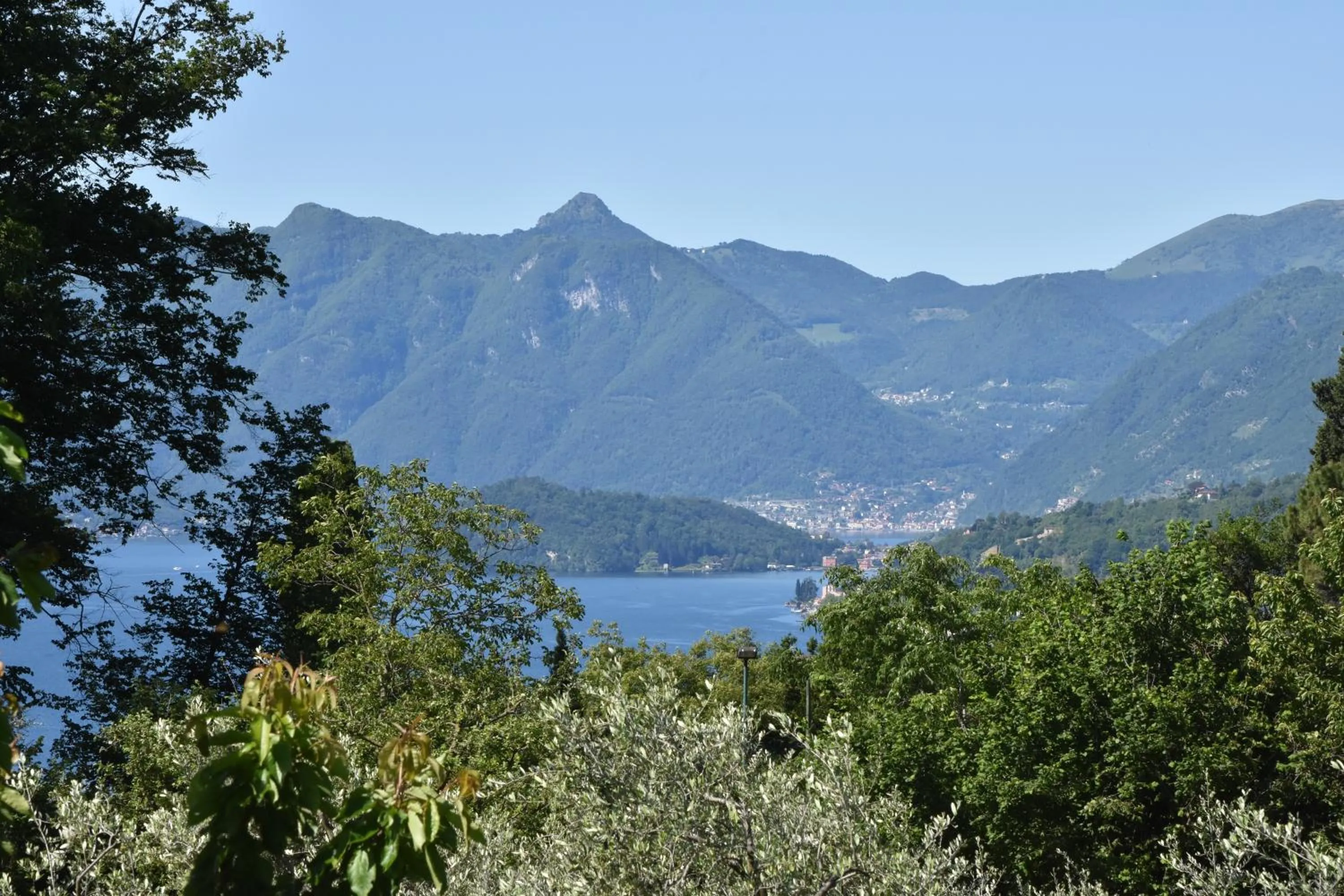 Natural landscape in Hotel Diffuso Il Portichetto sulla collina a Vezio Perledo