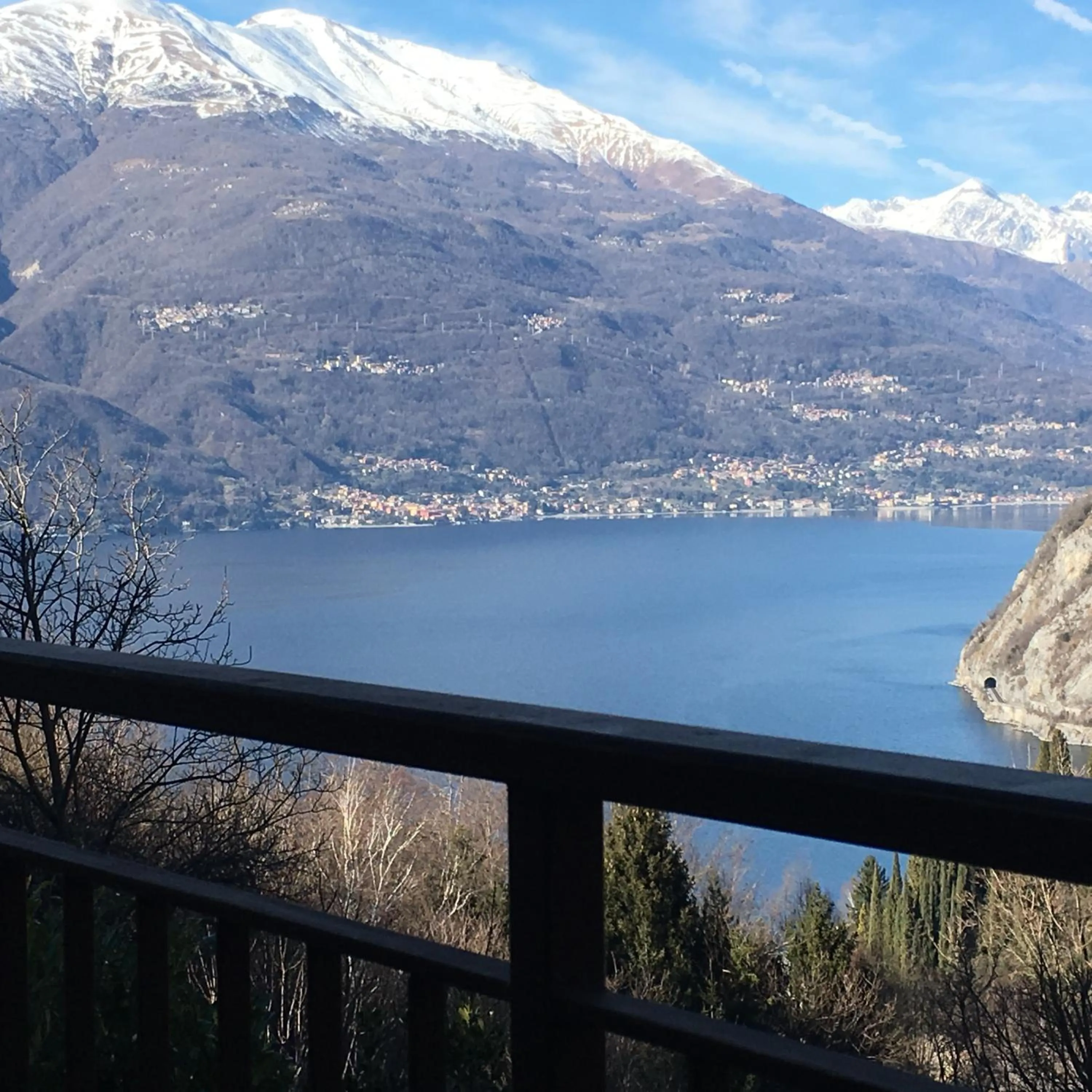 Natural landscape in Hotel Diffuso Il Portichetto sulla collina a Vezio Perledo