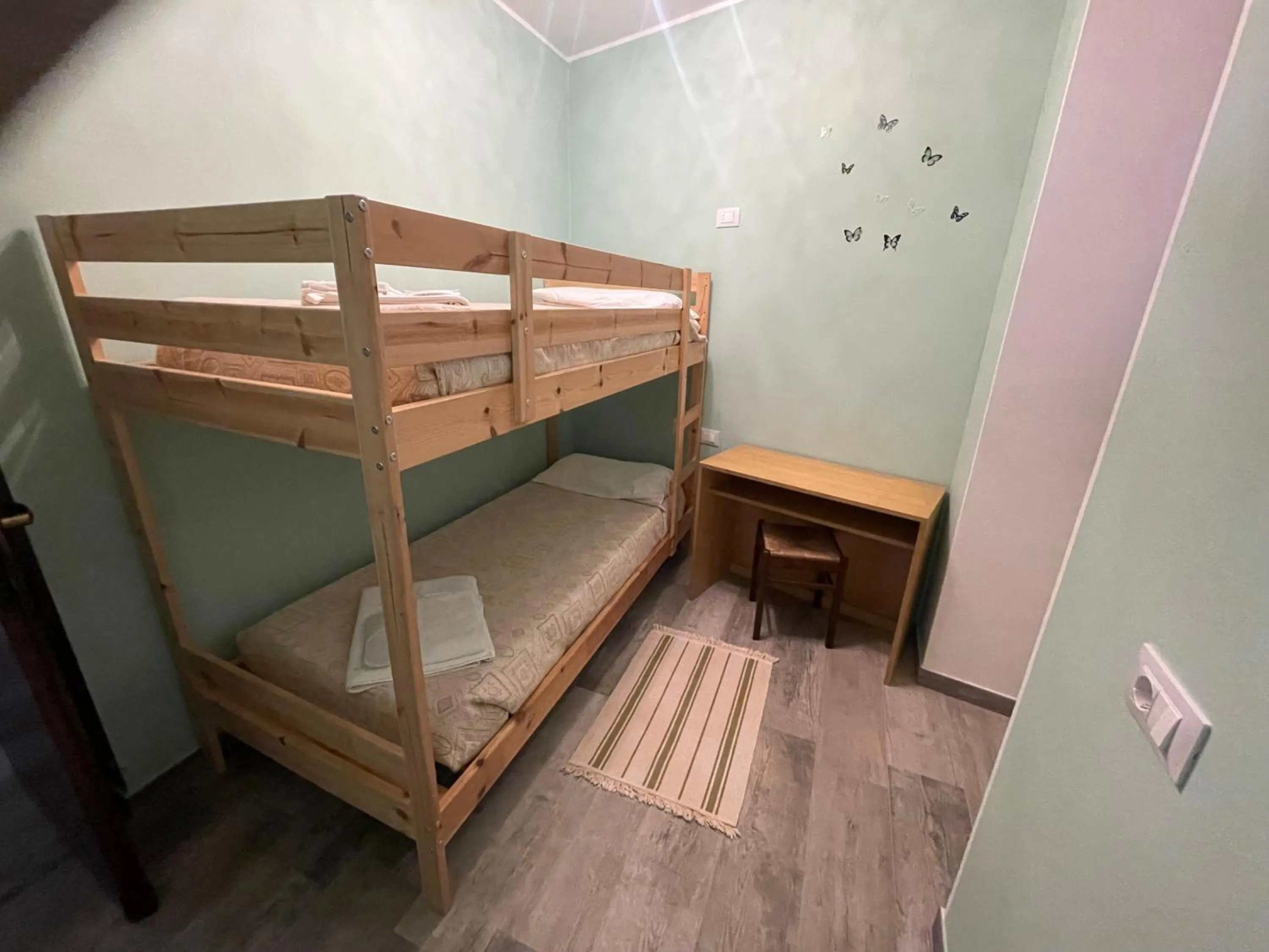 Bed in Hotel Diffuso Il Portichetto sulla collina a Vezio Perledo