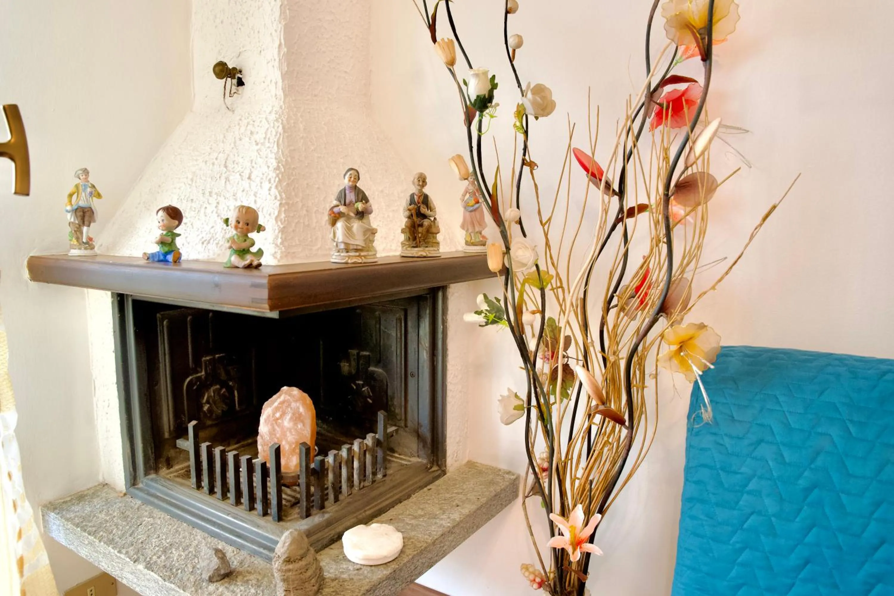 Decorative detail in Hotel Diffuso Il Portichetto sulla collina a Vezio Perledo