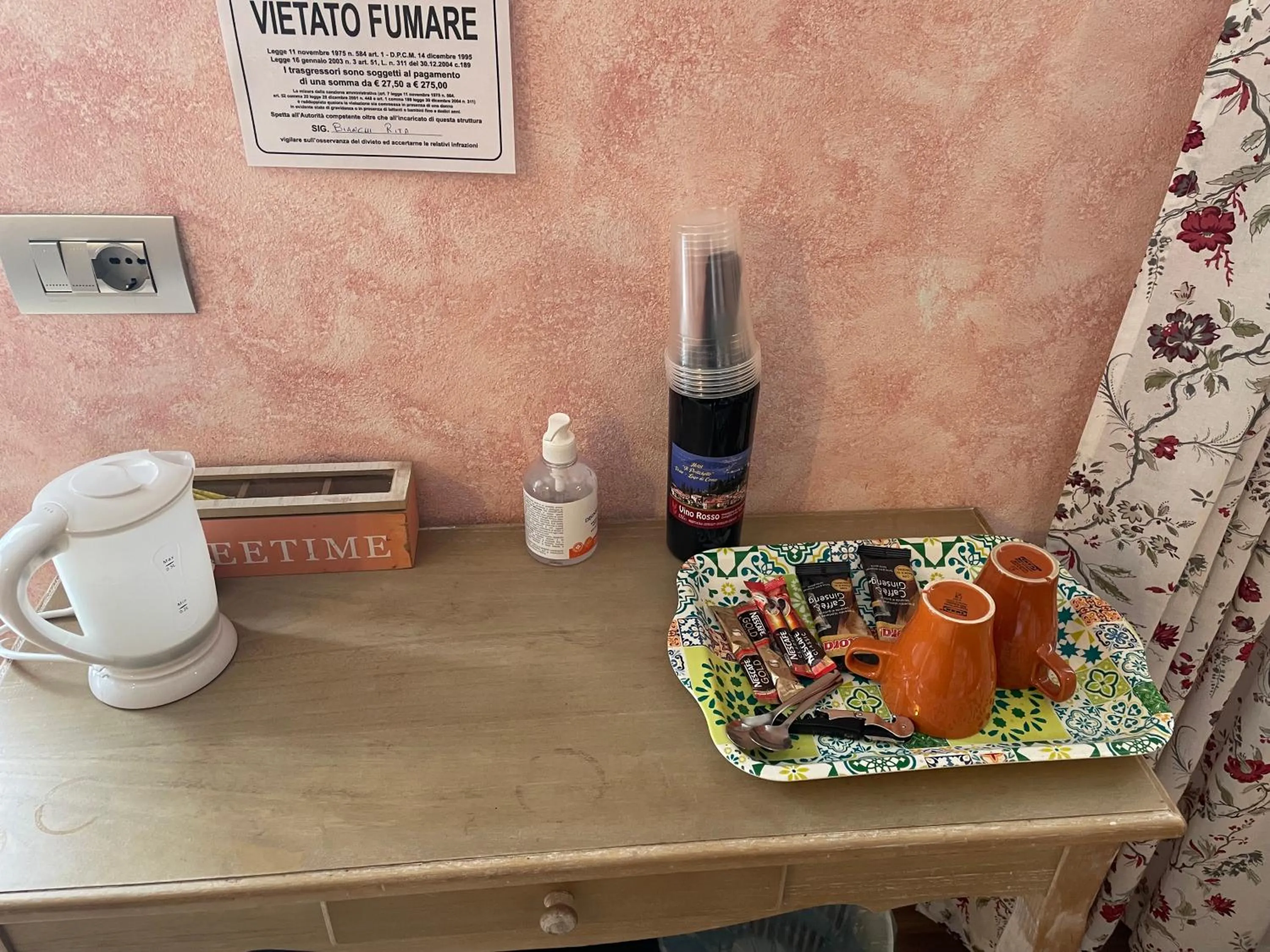 Coffee/tea facilities in Hotel Diffuso Il Portichetto sulla collina a Vezio Perledo