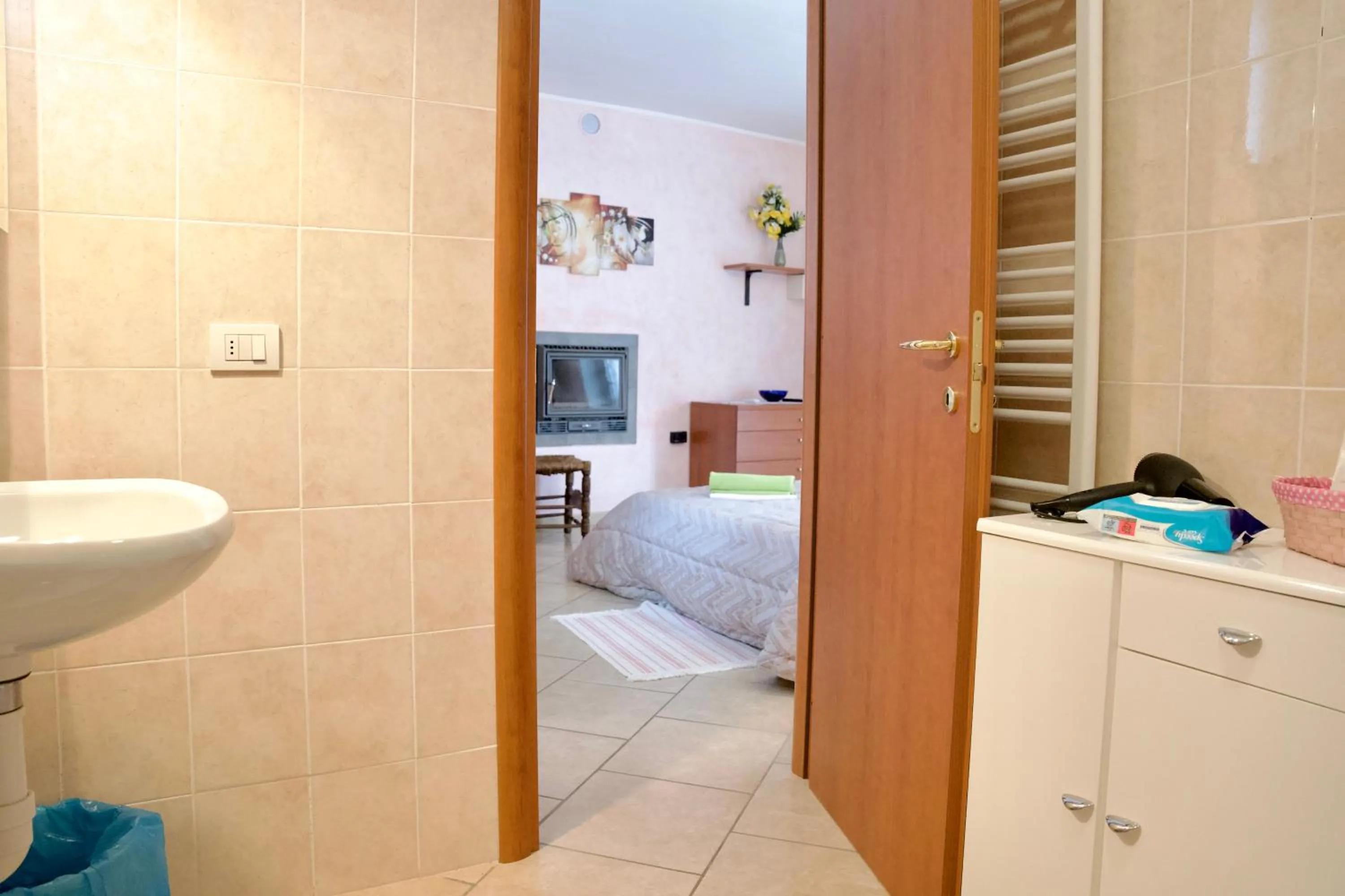 Bathroom in Hotel Diffuso Il Portichetto sulla collina a Vezio Perledo