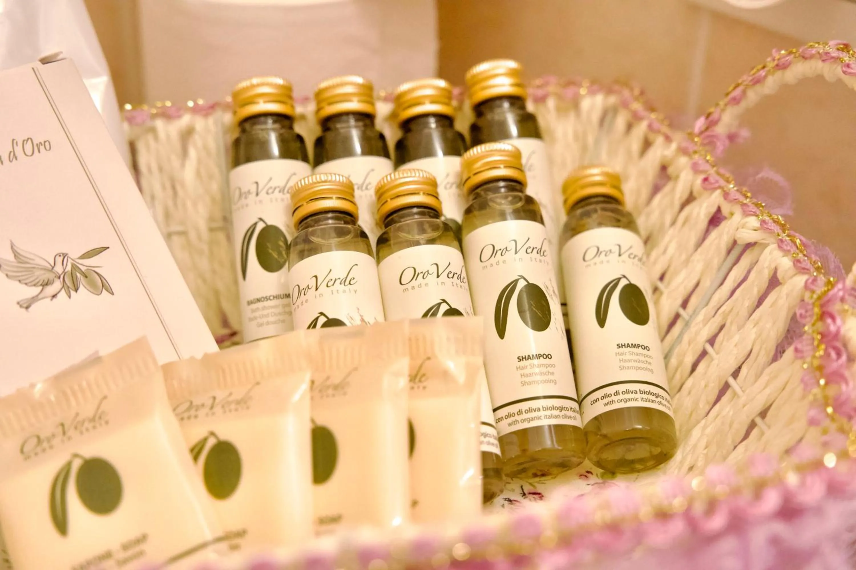 Bathroom in Hotel Diffuso Il Portichetto sulla collina a Vezio Perledo