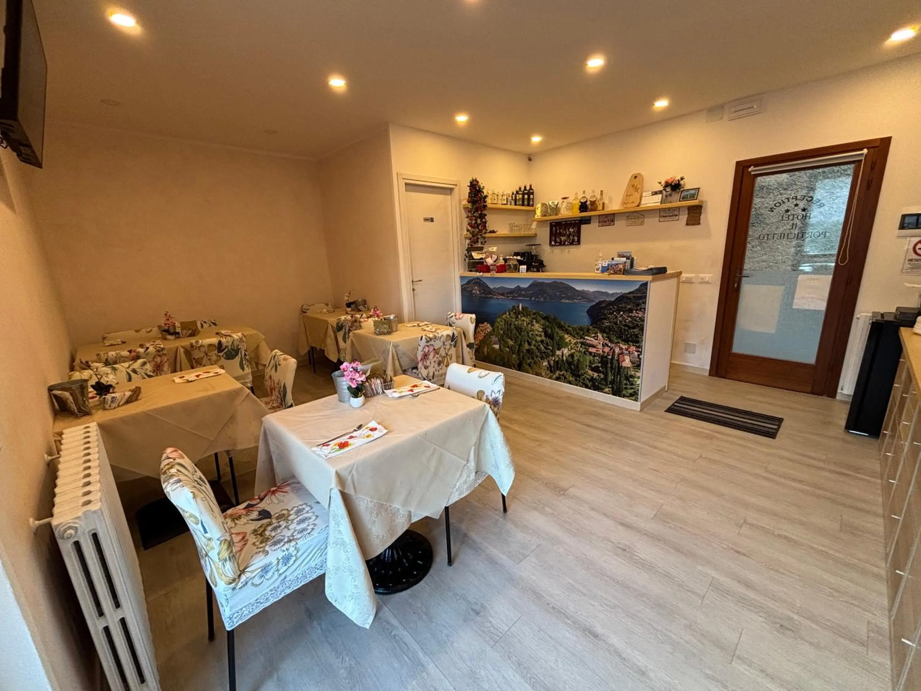 Lobby or reception in Hotel Diffuso Il Portichetto sulla collina a Vezio Perledo