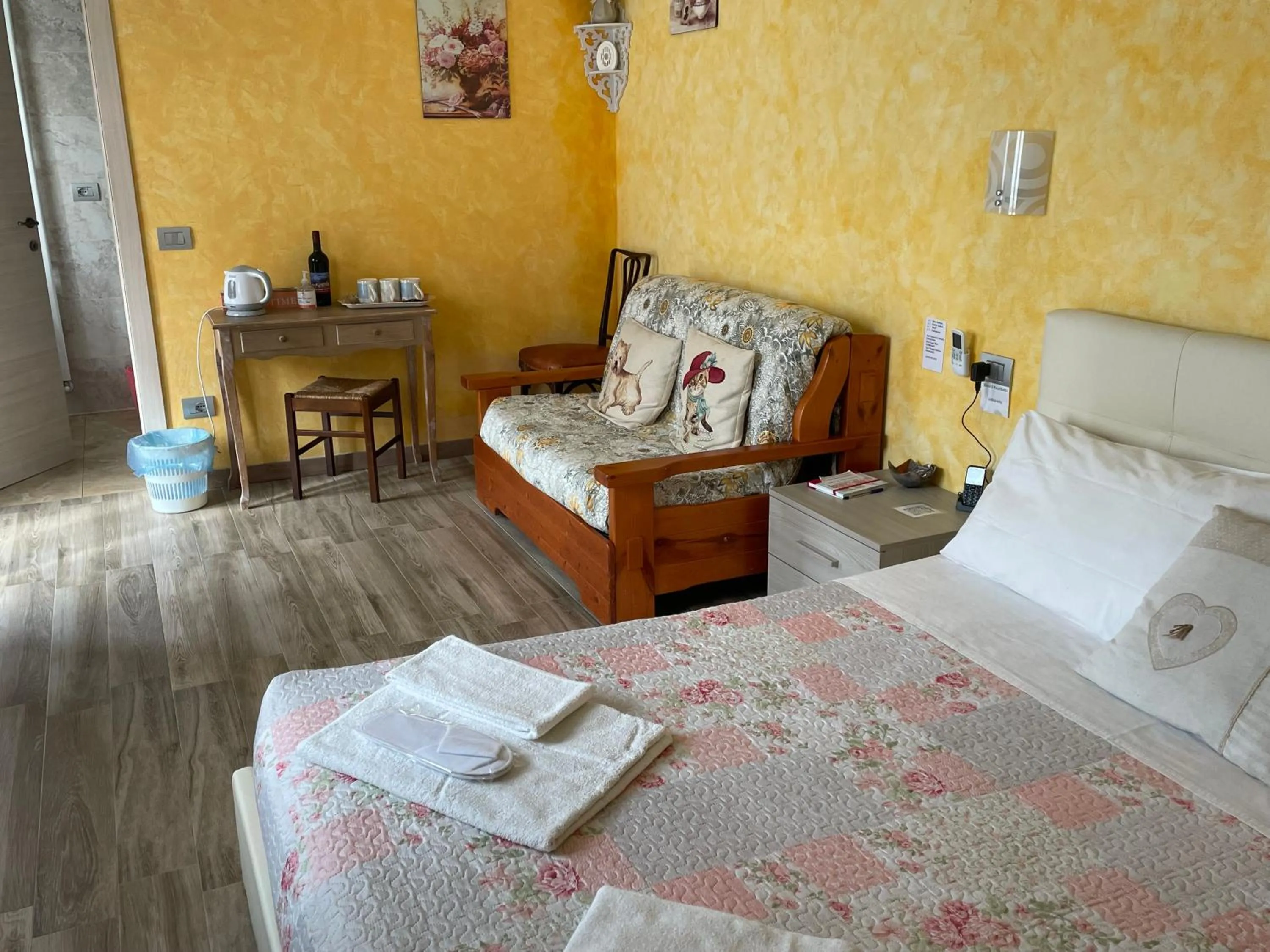 Bed in Hotel Diffuso Il Portichetto sulla collina a Vezio Perledo