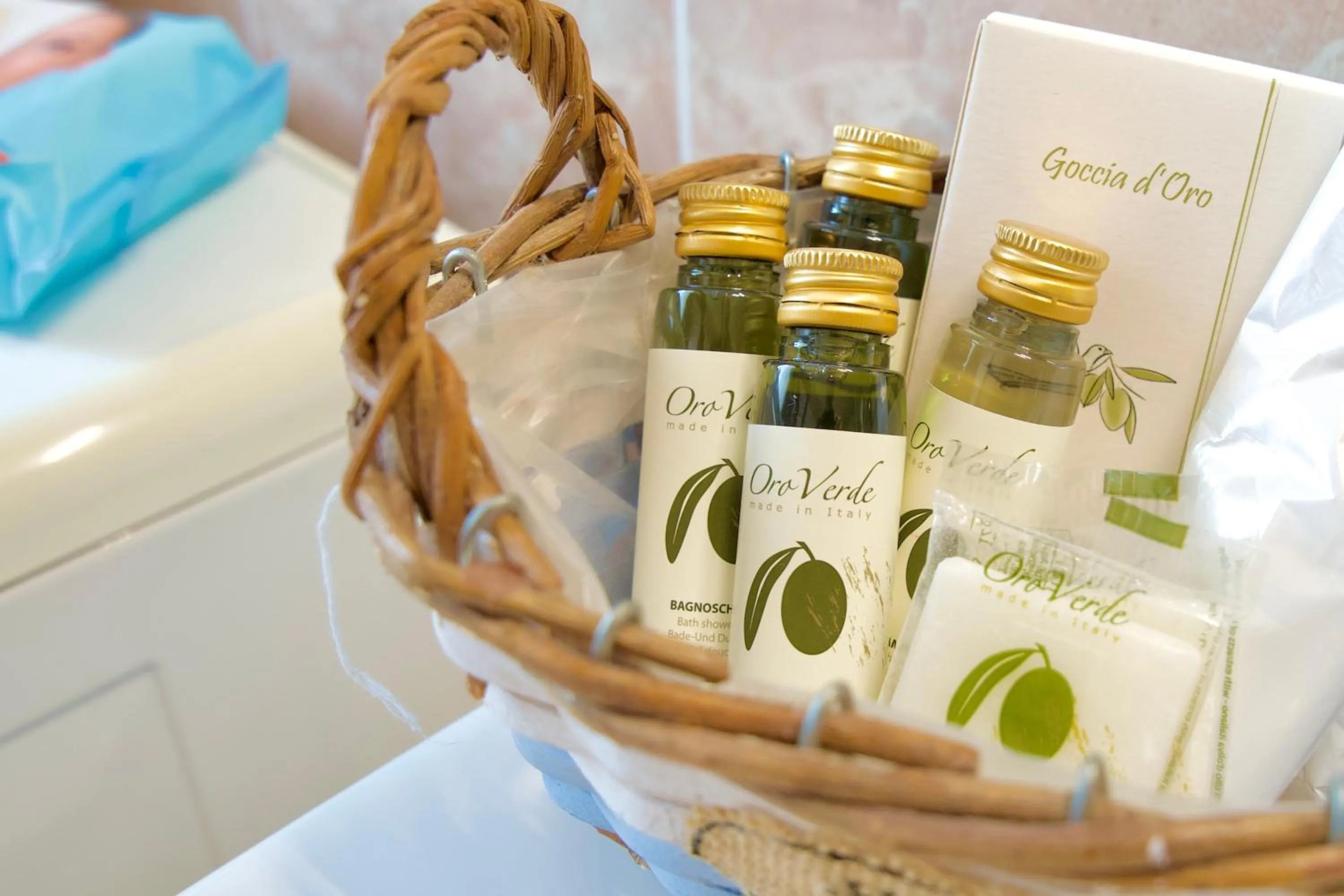 Bathroom in Hotel Diffuso Il Portichetto sulla collina a Vezio Perledo