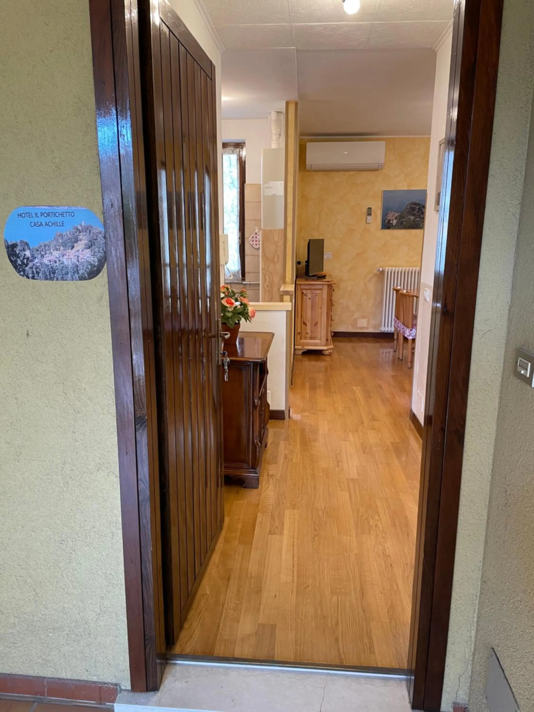 Facade/entrance in Hotel Diffuso Il Portichetto sulla collina a Vezio Perledo