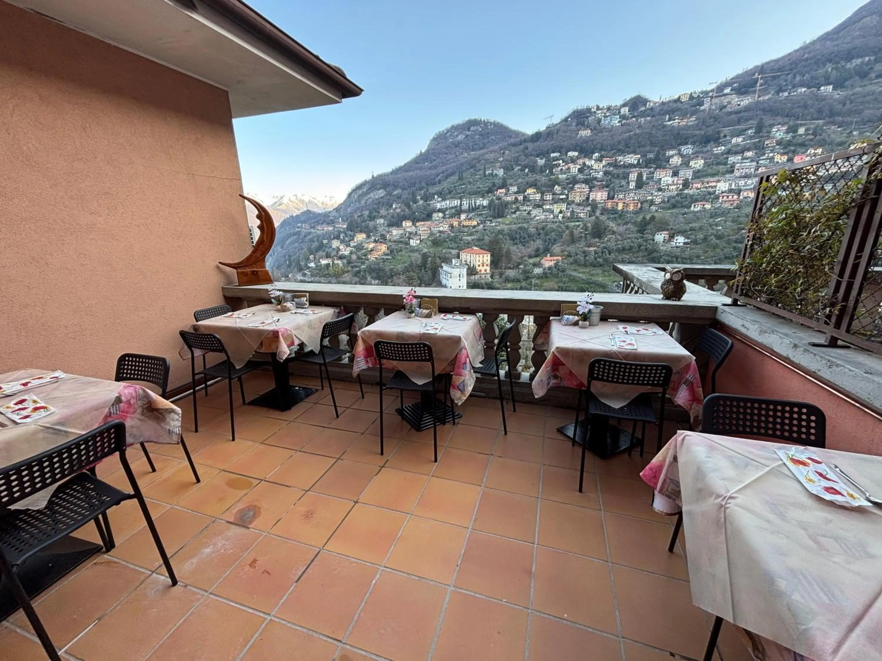 Restaurant/places to eat in Hotel Diffuso Il Portichetto sulla collina a Vezio Perledo