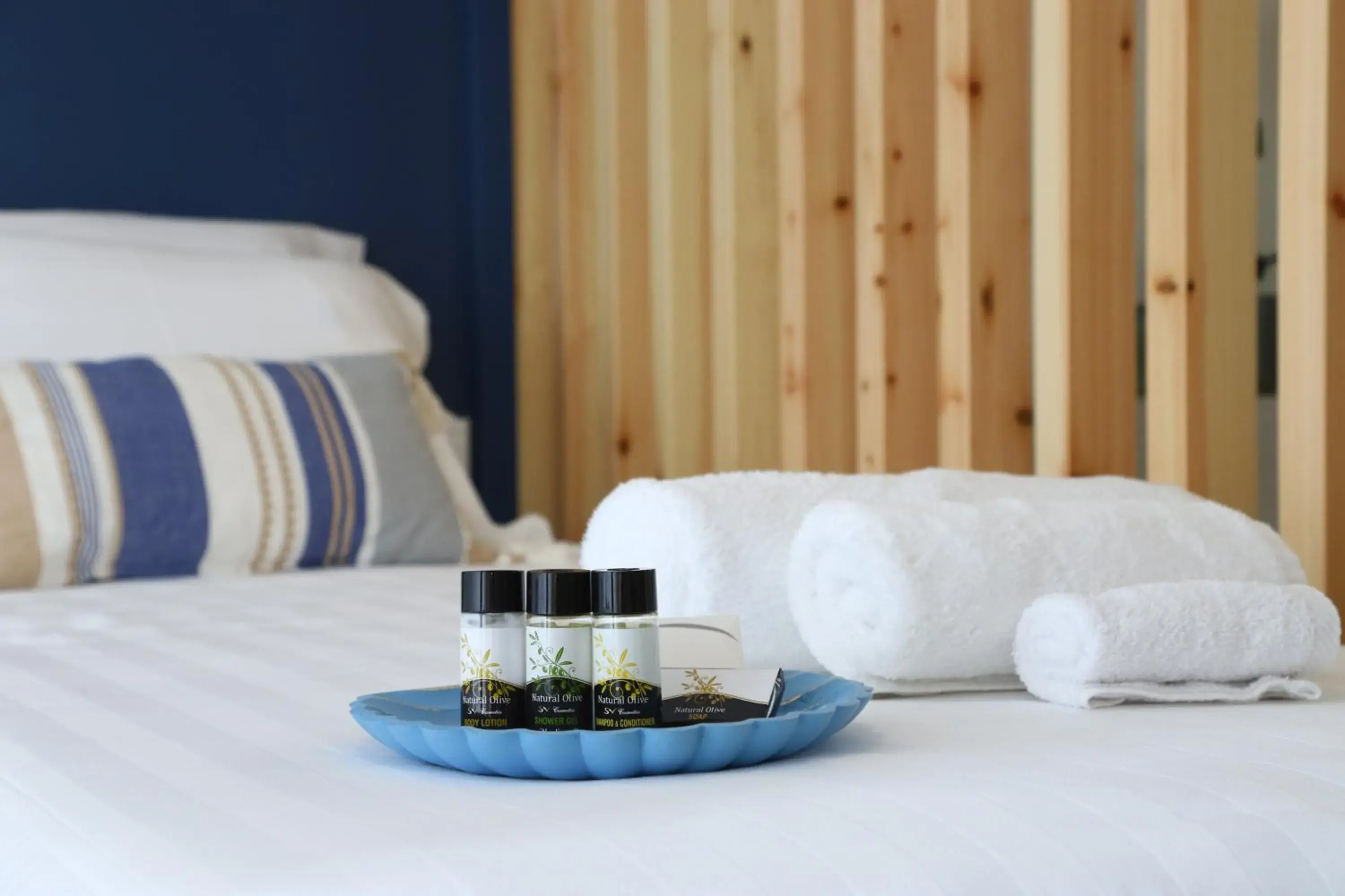 Comfort Triple Room in ONAR OURANOUPOLIS Comfort Triple Room in ONAR OURANOUPOLIS