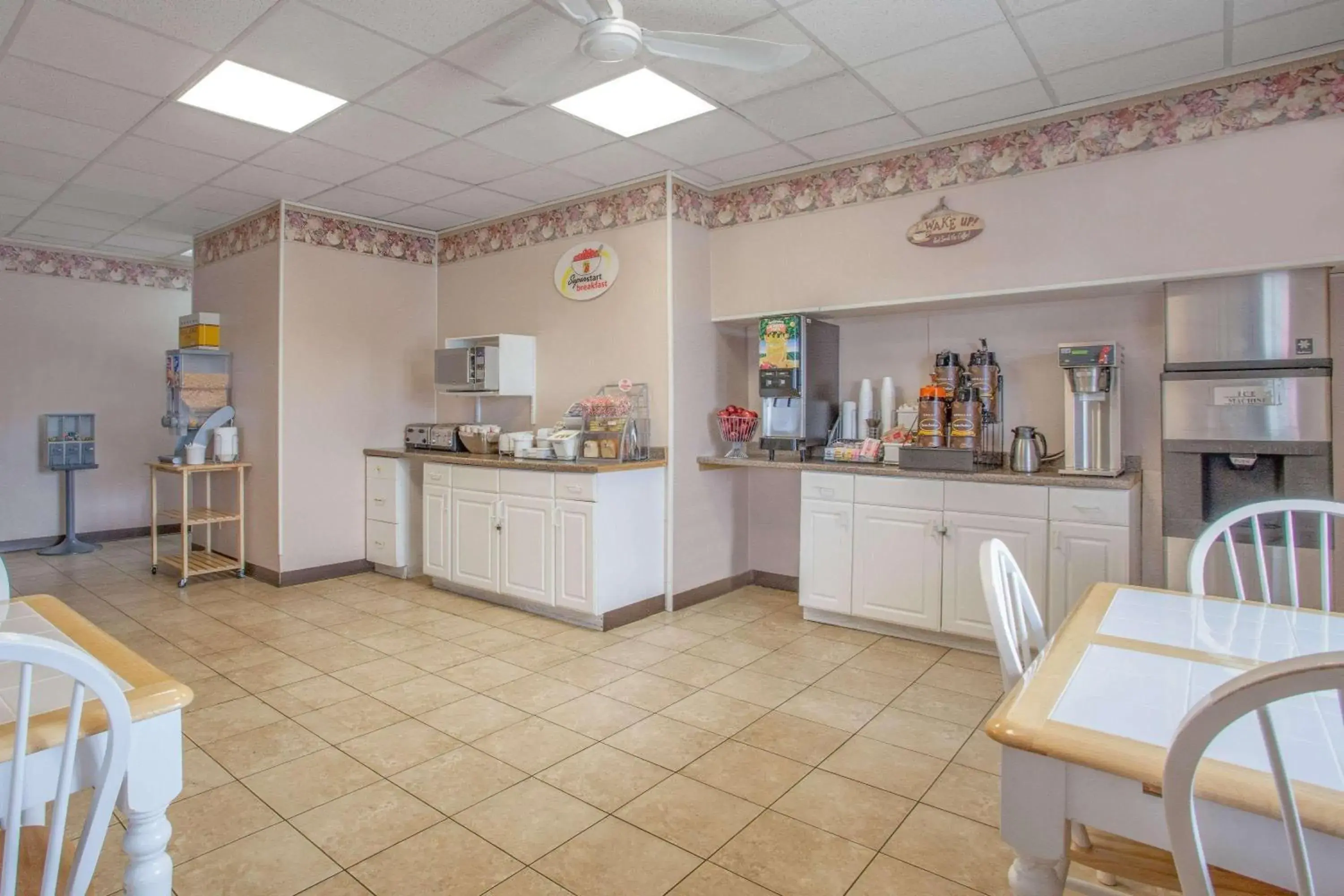 Breakfast in Travelodge by Wyndham Carlisle North Breakfast in Travelodge by Wyndham Carlisle North