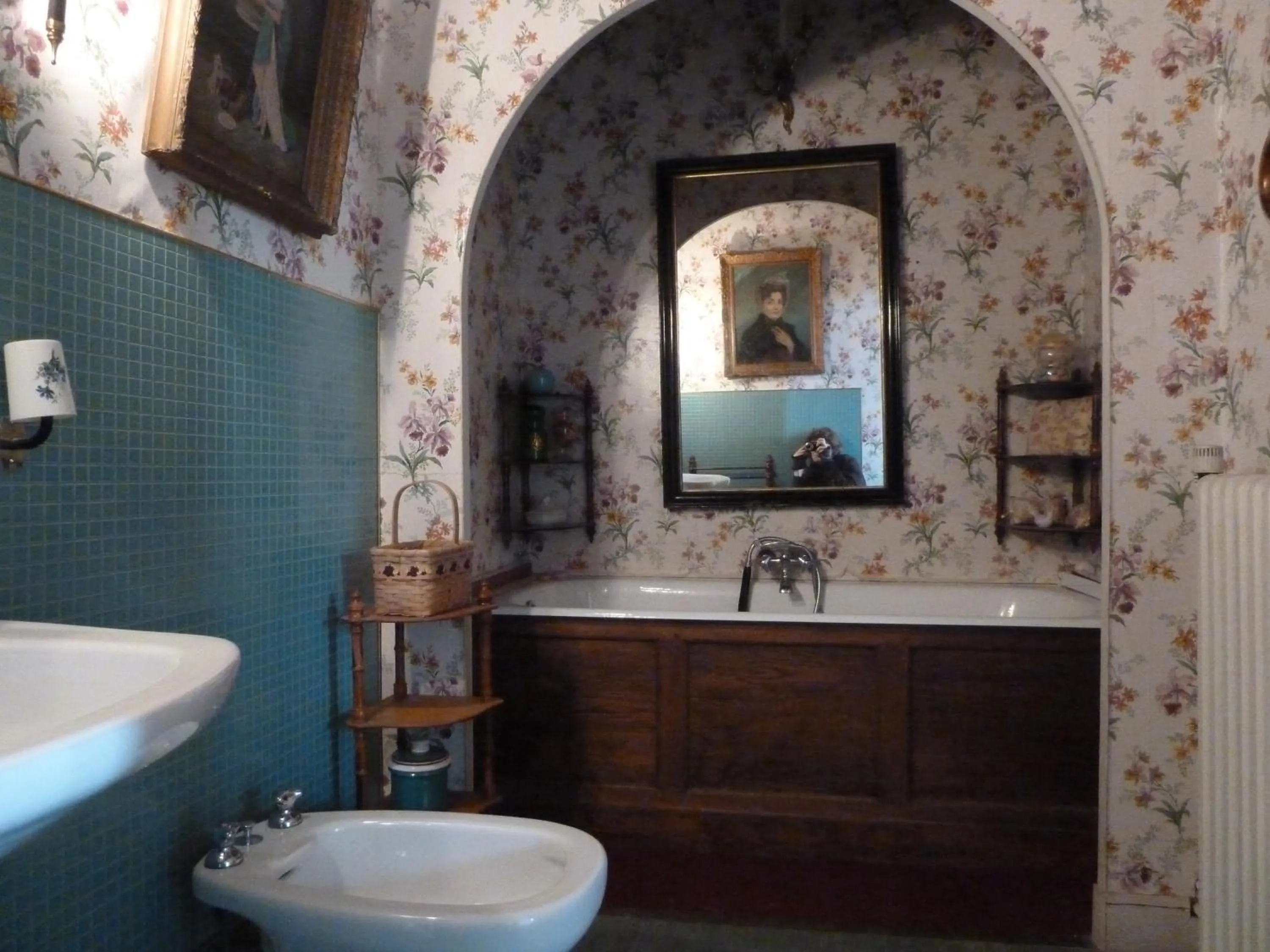 Bathroom in Hôtes de Montboulan