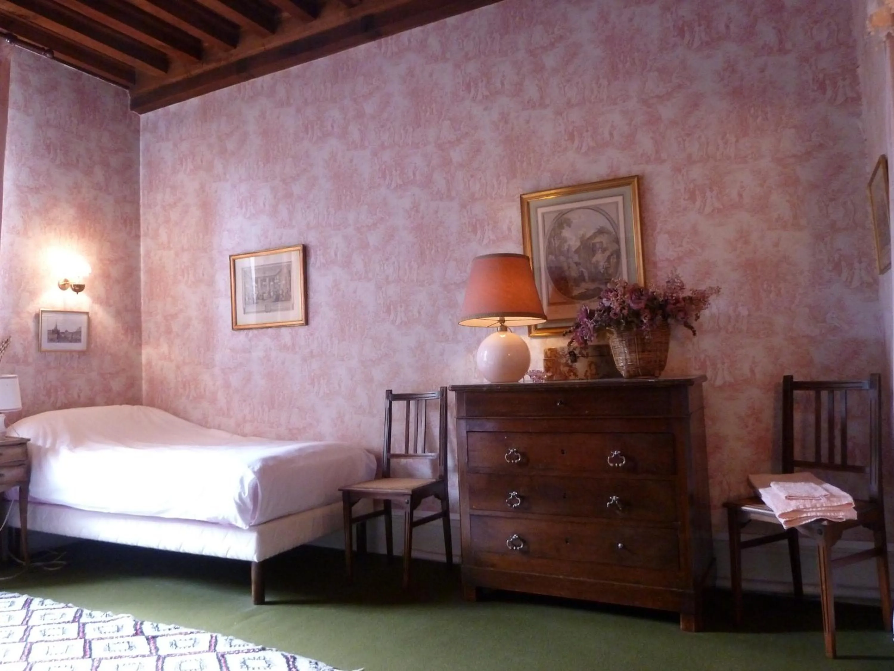 Bedroom, Bed in Hôtes de Montboulan