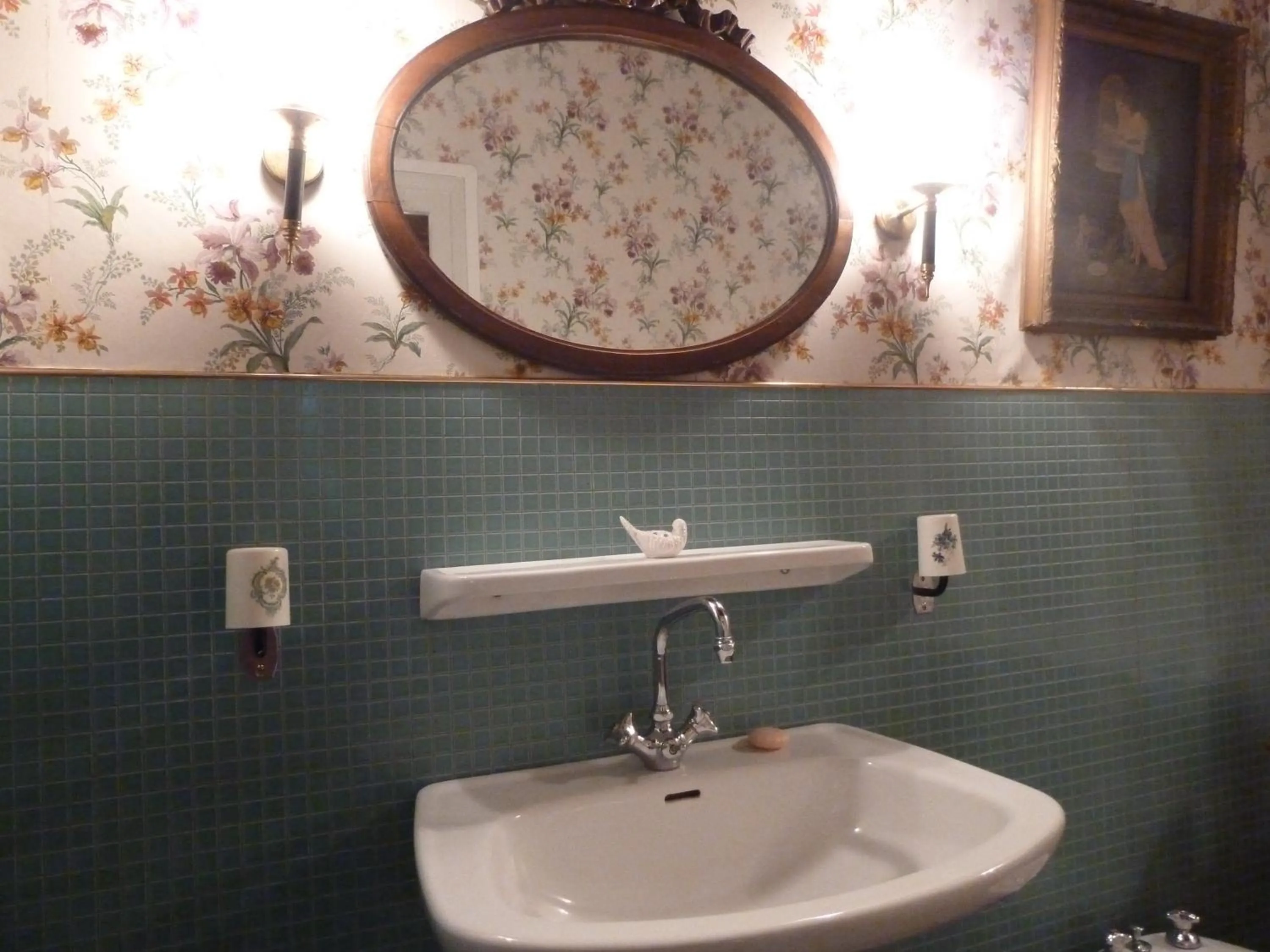 Bathroom in Hôtes de Montboulan