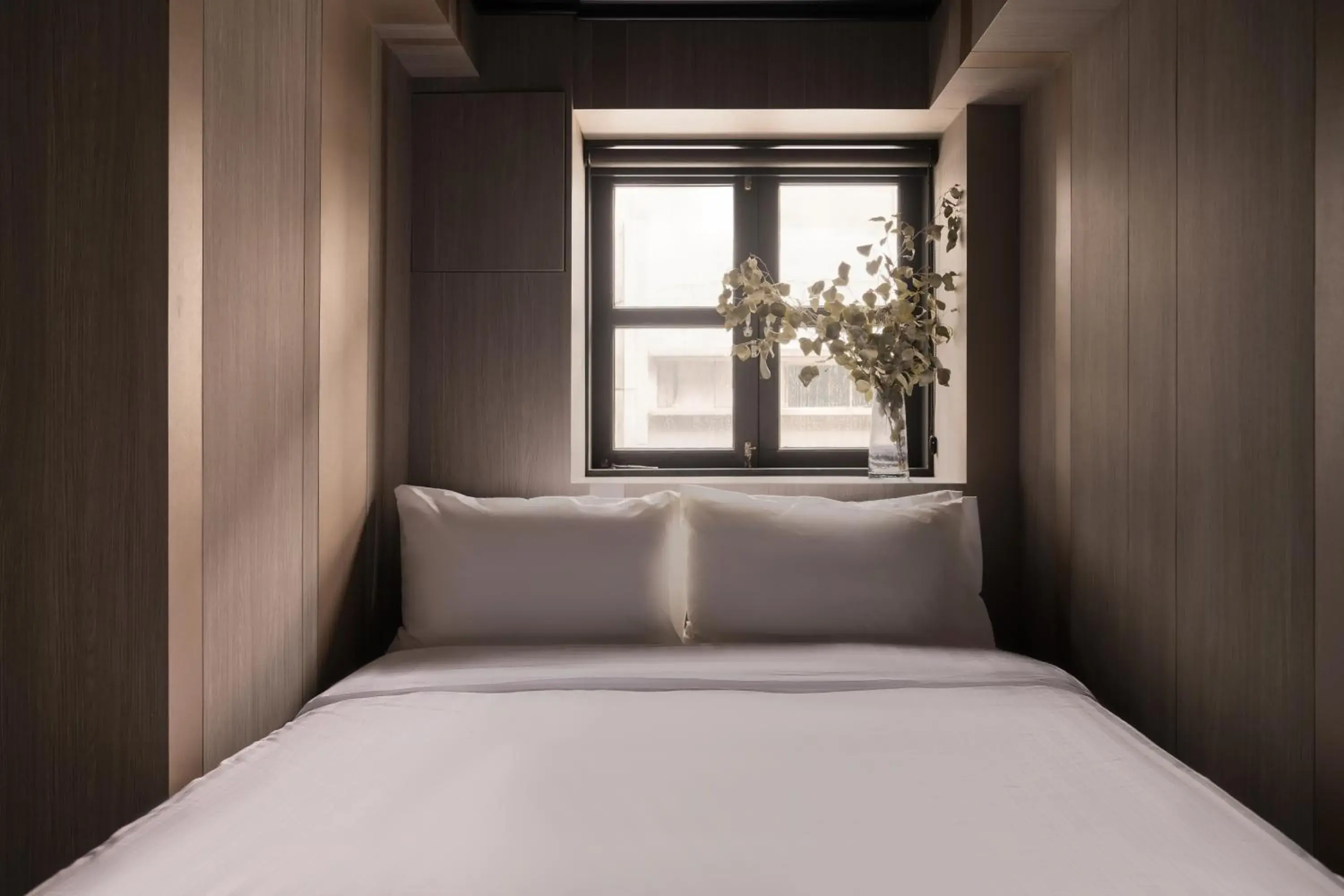 Family Room with 1 Single Bed + 1 Queen Bed (Shared Bathroom) in Cube Social Boutique Capsule Hotel at Boat Quay Family Room with 1 Single Bed + 1 Queen Bed (Shared Bathroom) in Cube Social Boutique Capsule Hotel at Boat Quay