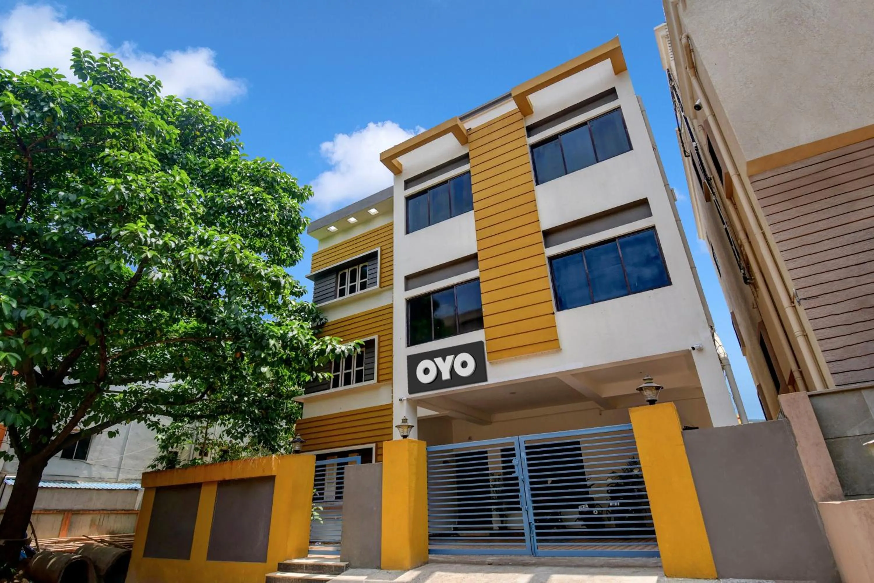 Facade/entrance in Hotel O Anvi