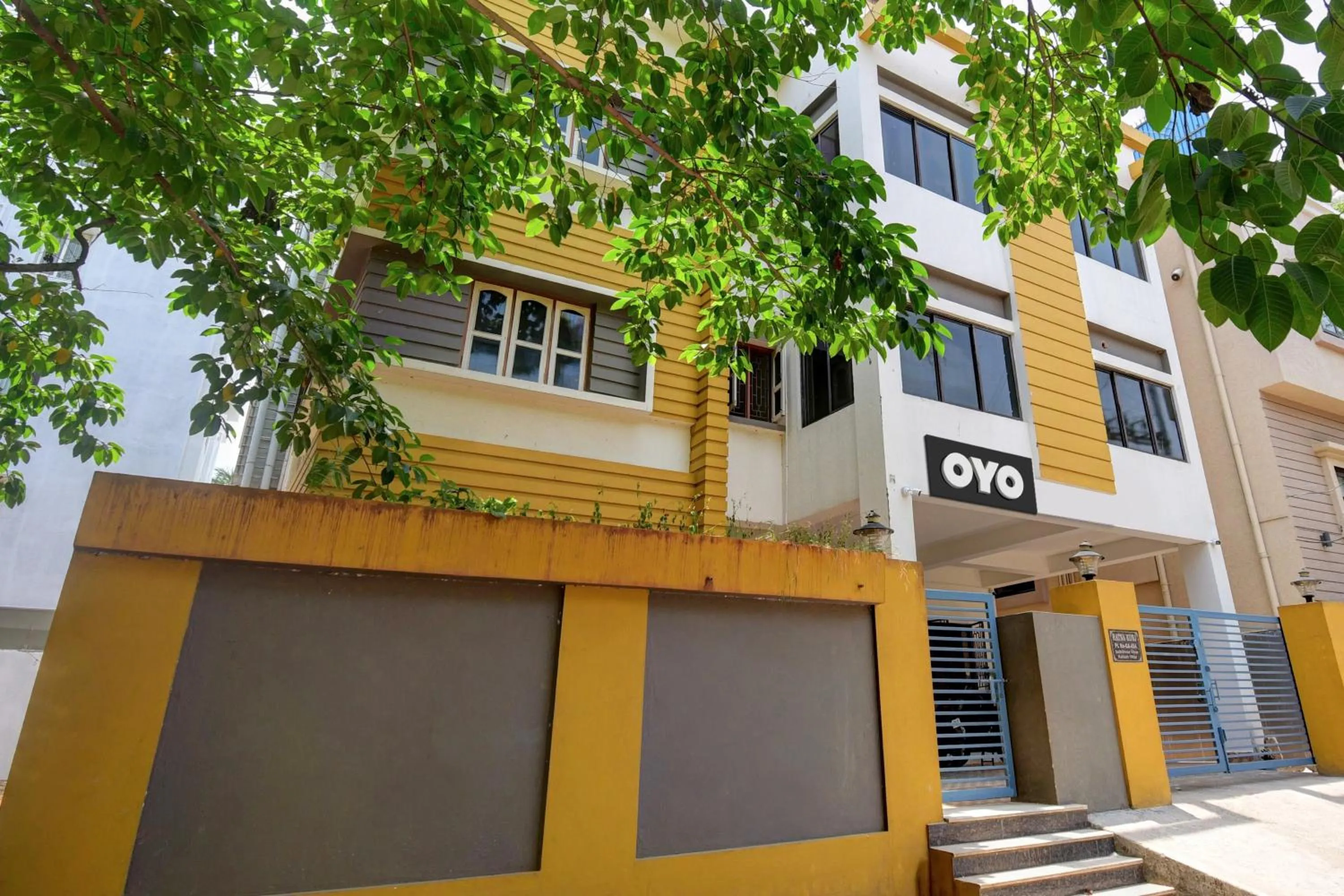 Facade/entrance in Hotel O Anvi