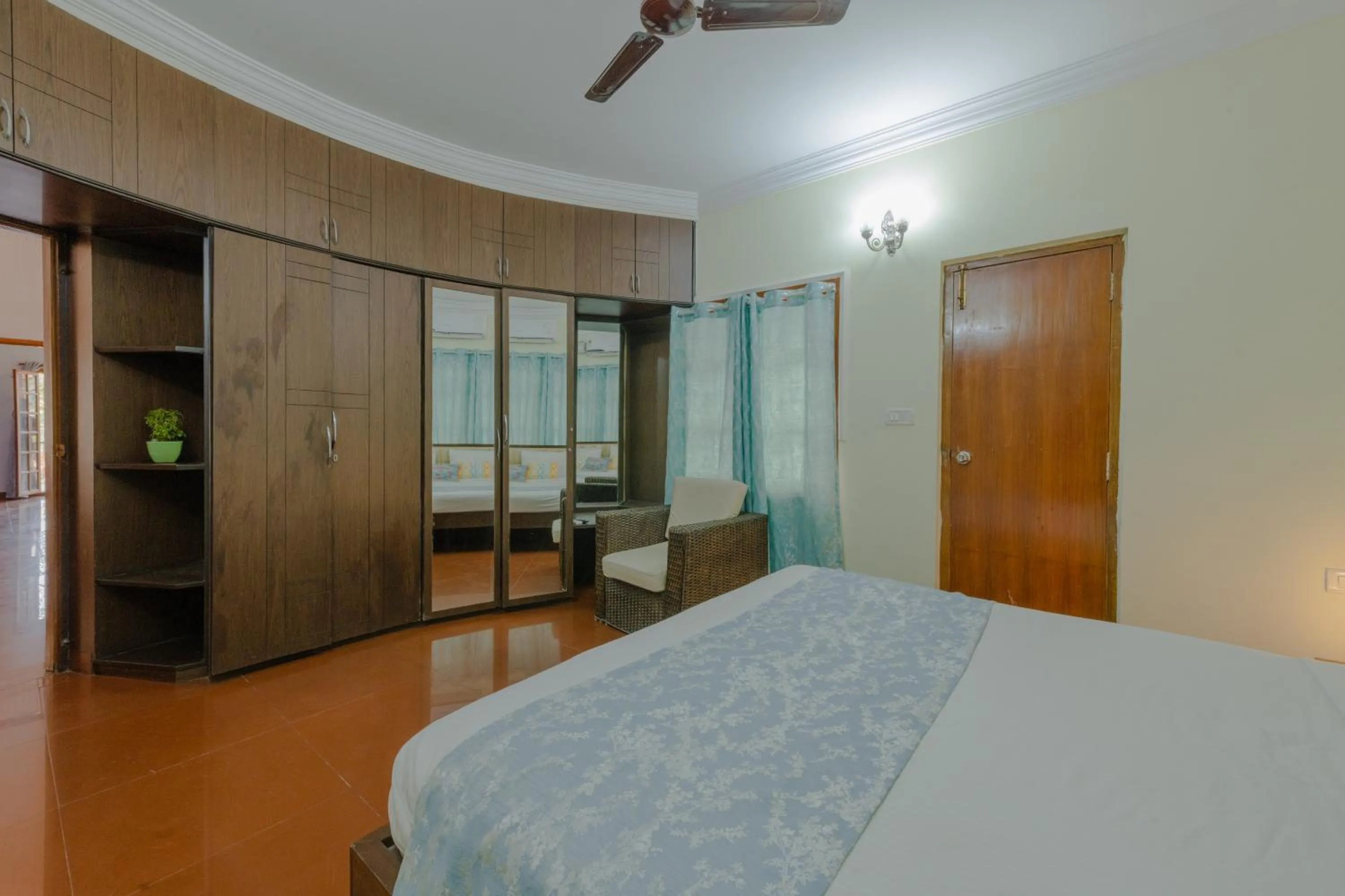 Bed in Redstone Villa by Revkeys