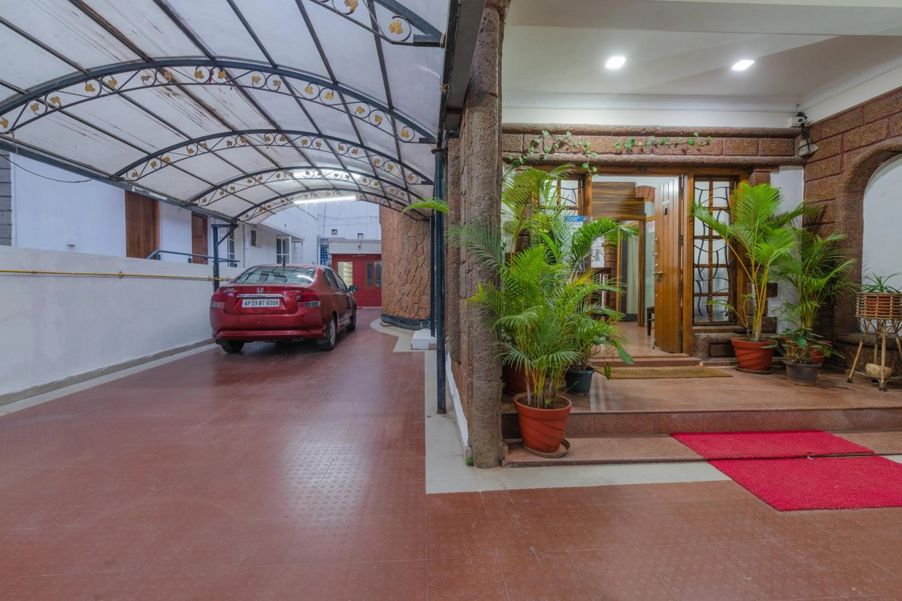 Parking in Redstone Villa by Revkeys