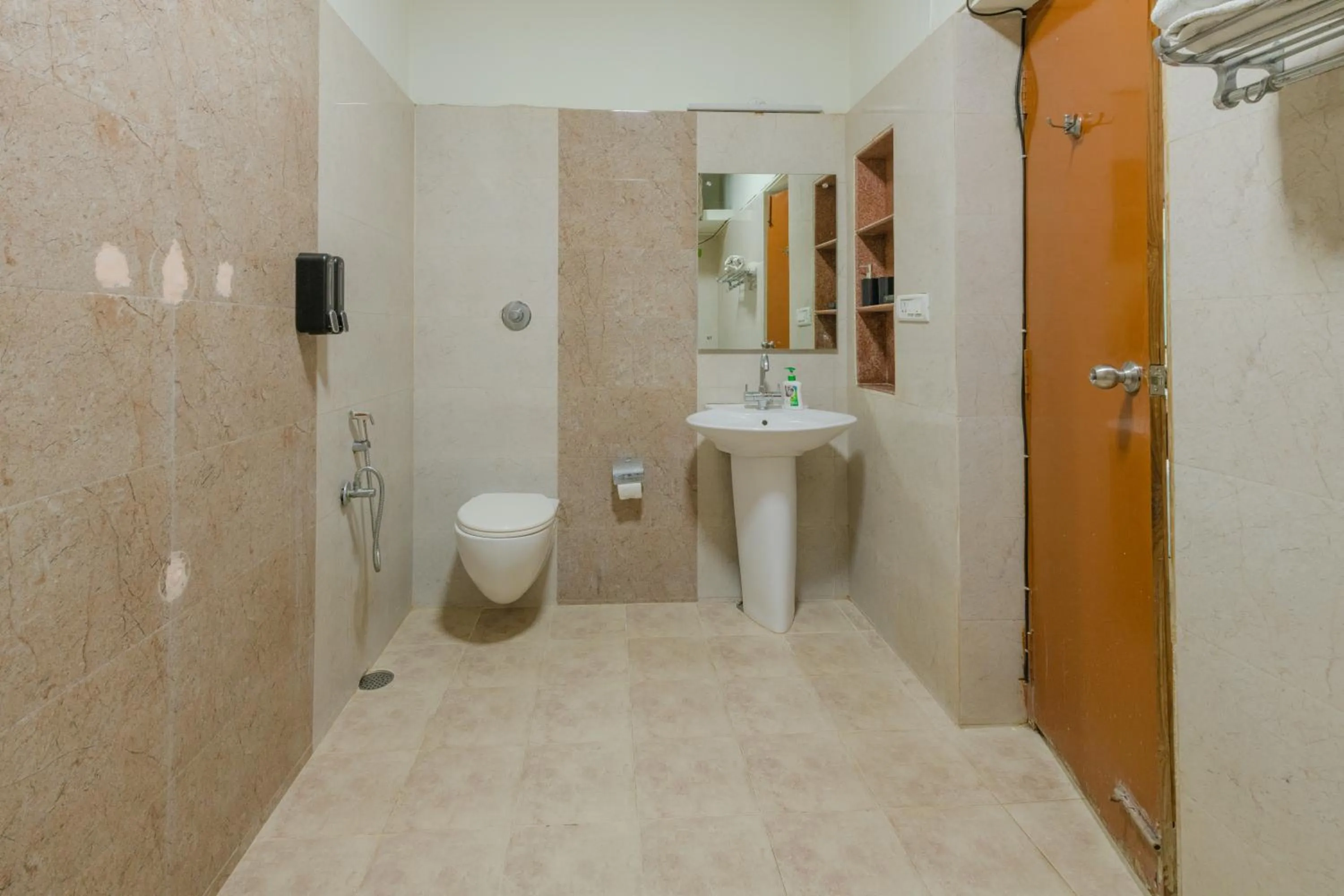 Shower in Redstone Villa by Revkeys