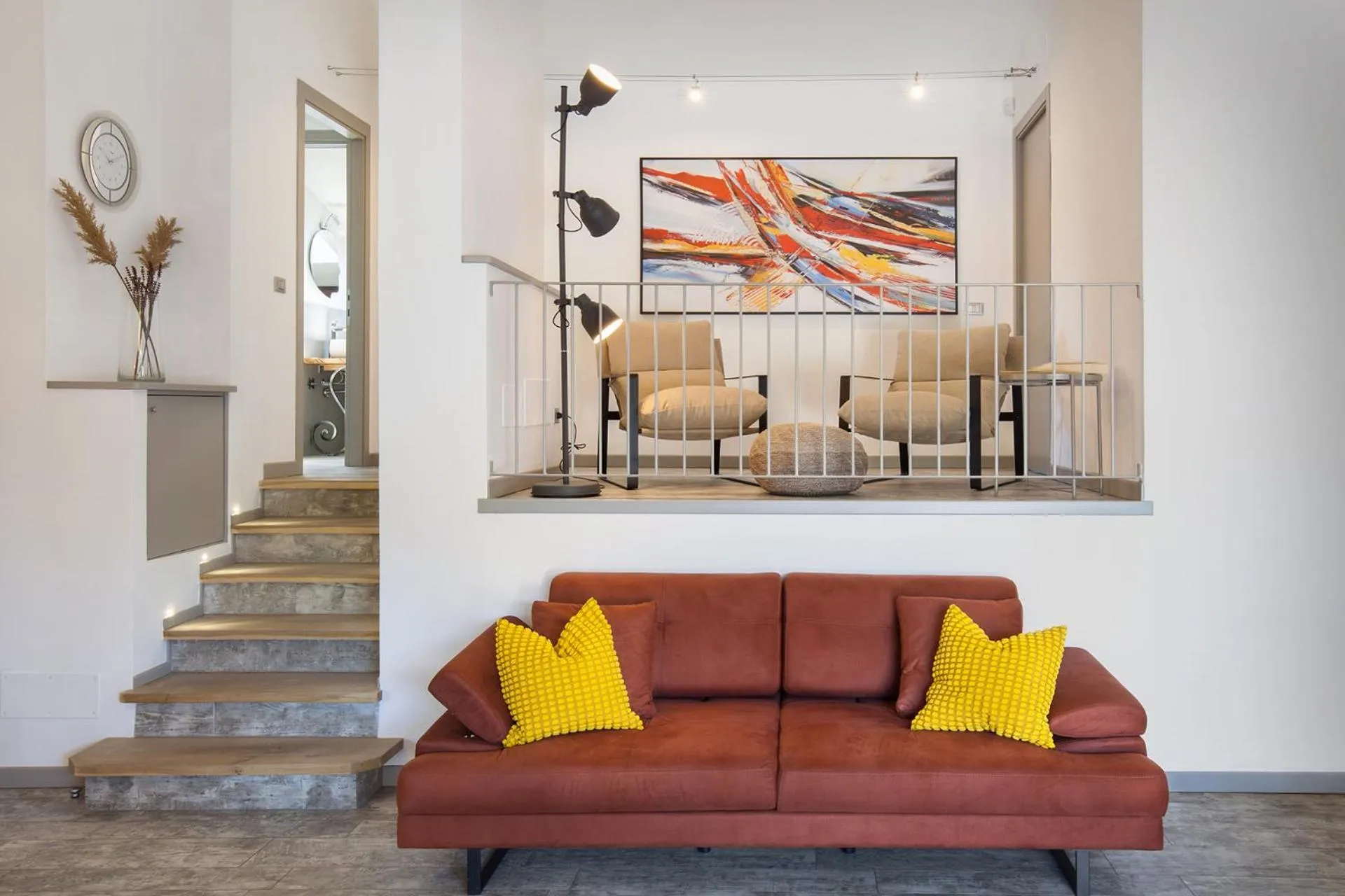Living room in Luxury Penthouse/Pool/50m to lake