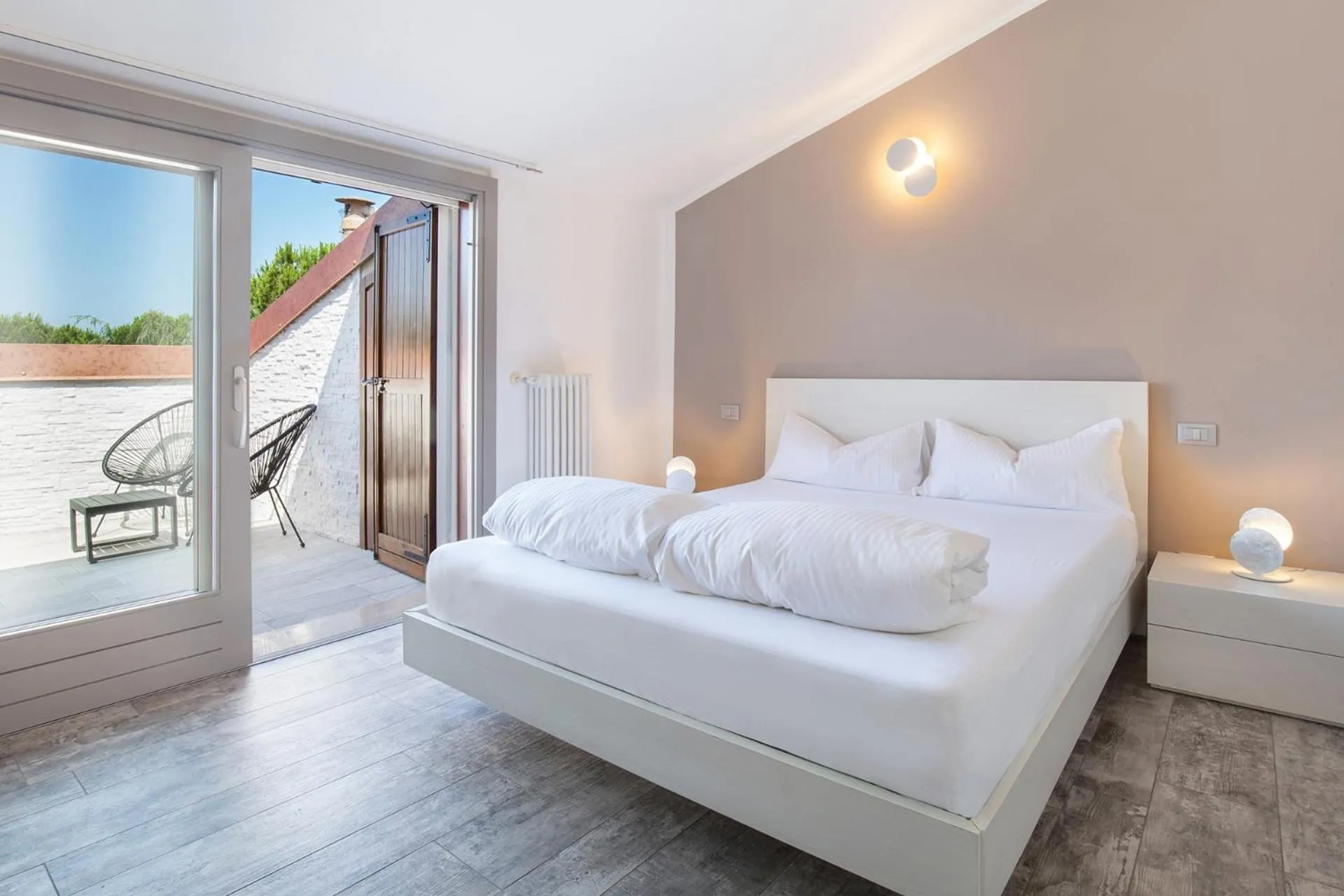 Bedroom, Bed in Luxury Penthouse/Pool/50m to lake