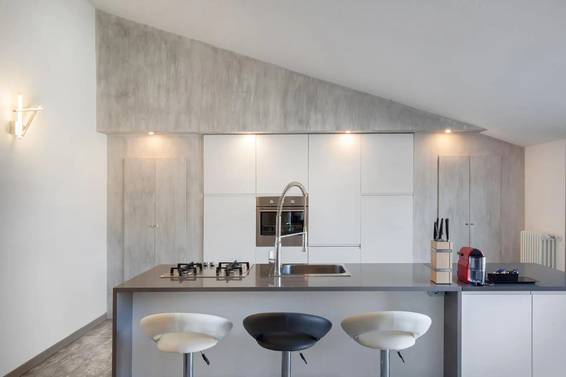 kitchen in Luxury Penthouse/Pool/50m to lake