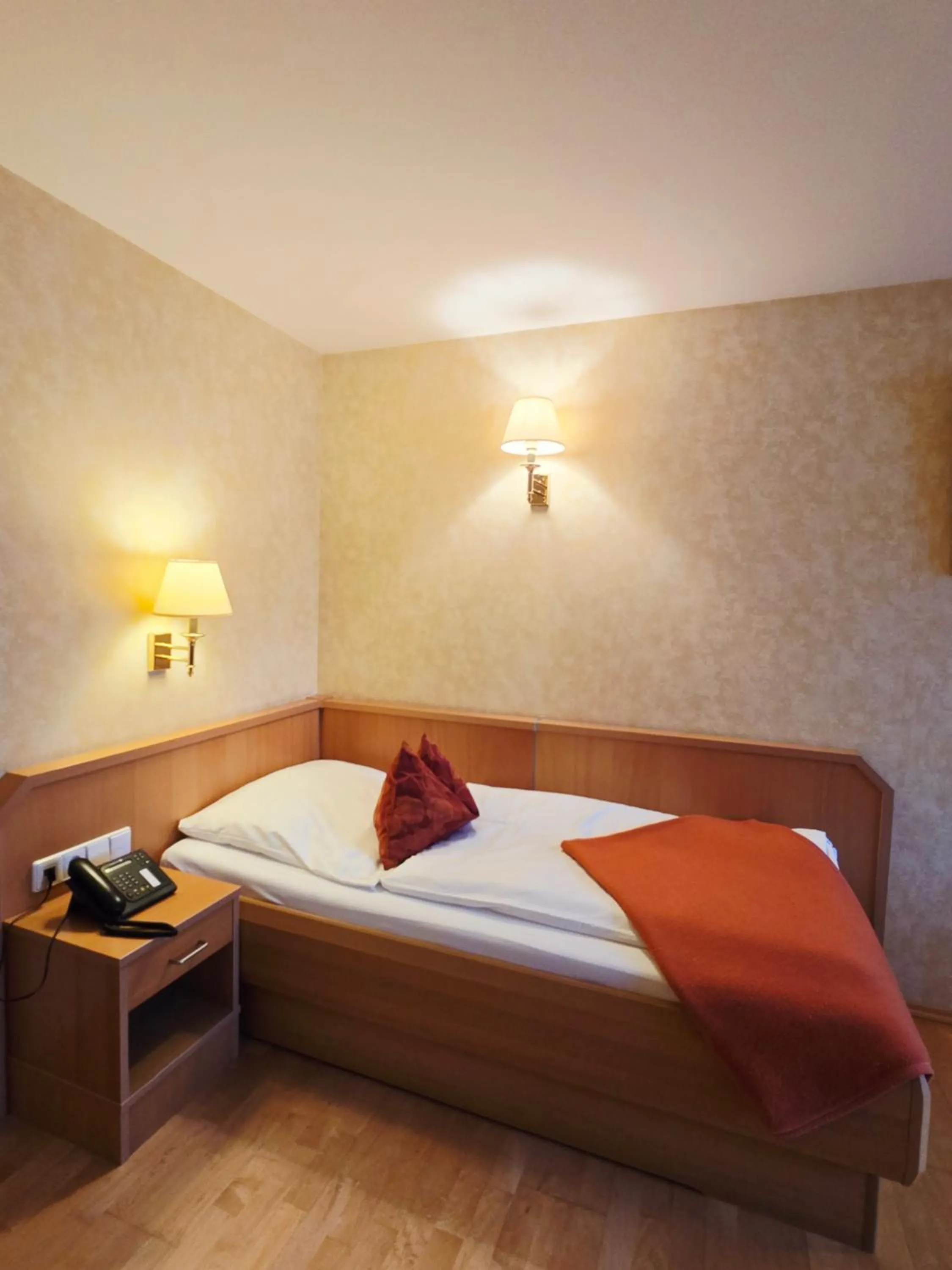 Photo of the whole room, Bed in Hotel Post Jungingen