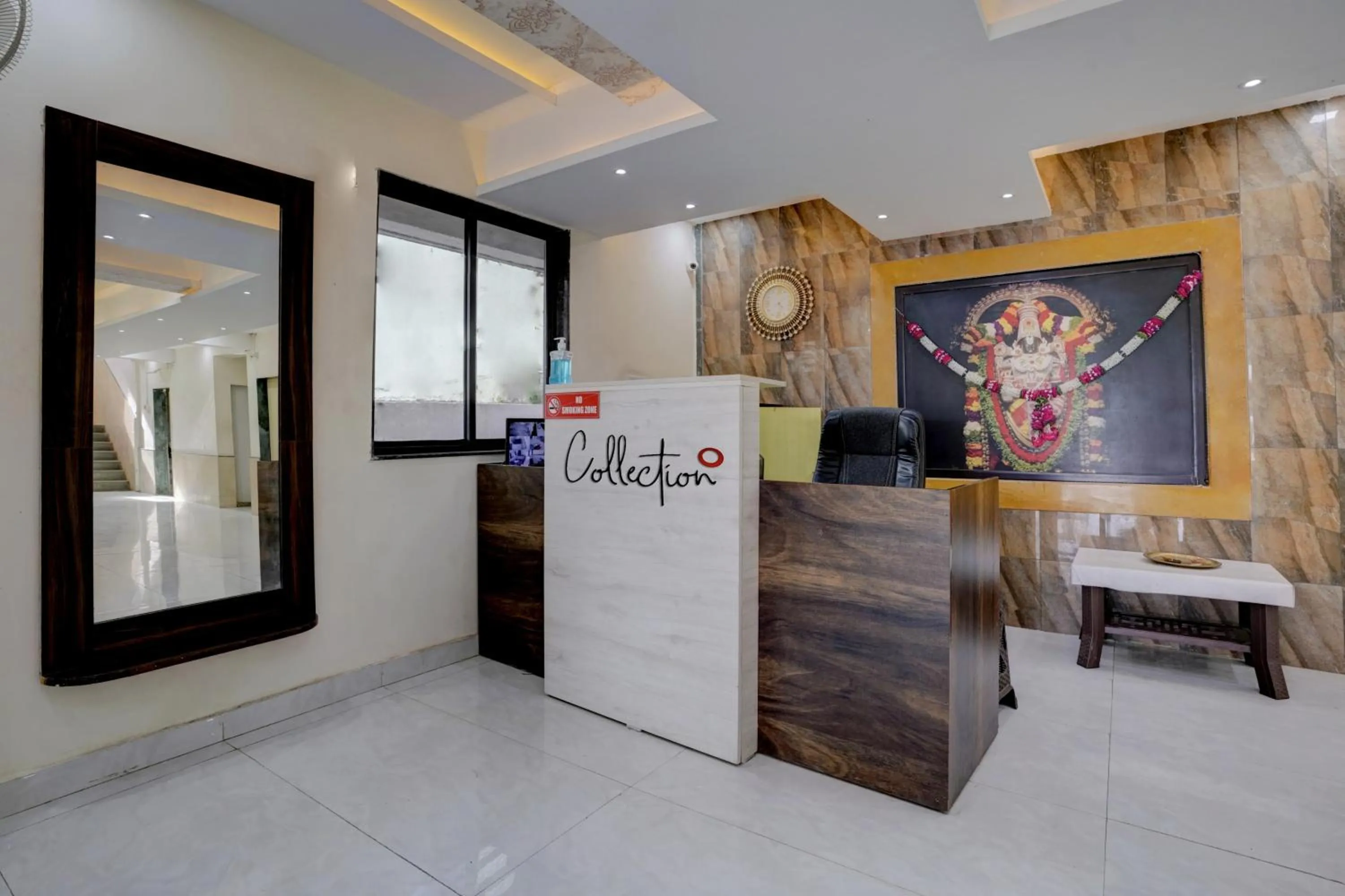 Lobby or reception in Collection O Krupa Lodge