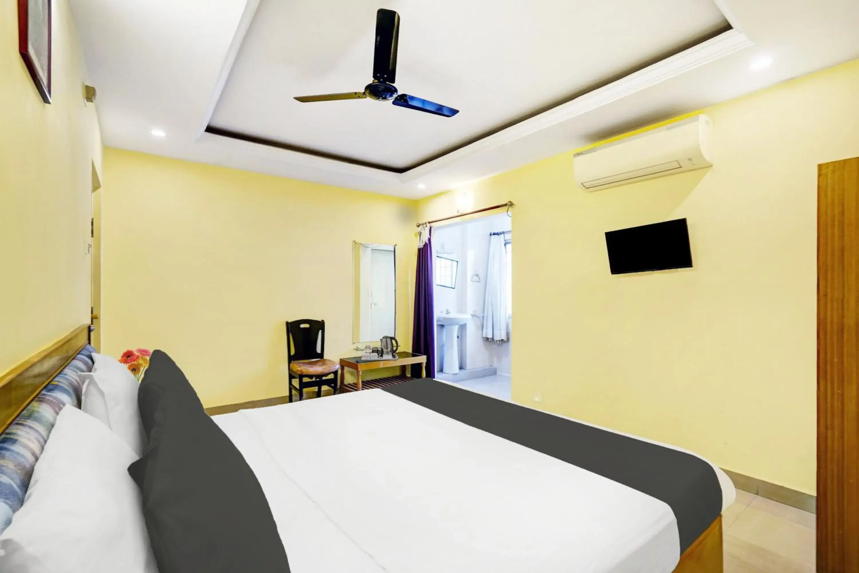 Hotel O Padmavathi Puram Near Railway Station Hotel O Padmavathi Puram Near Railway Station