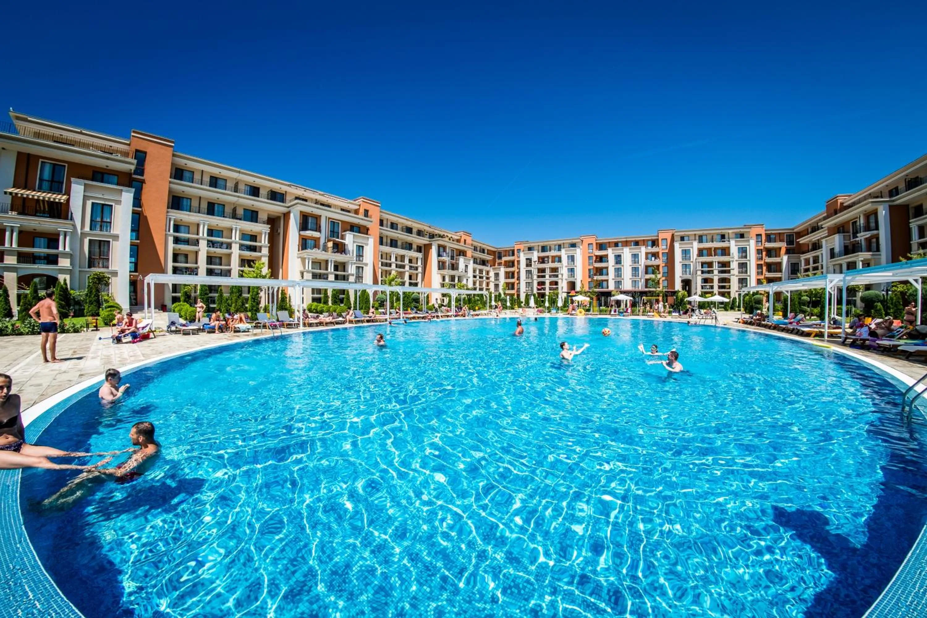 Swimming pool in Prestige Sands Resort