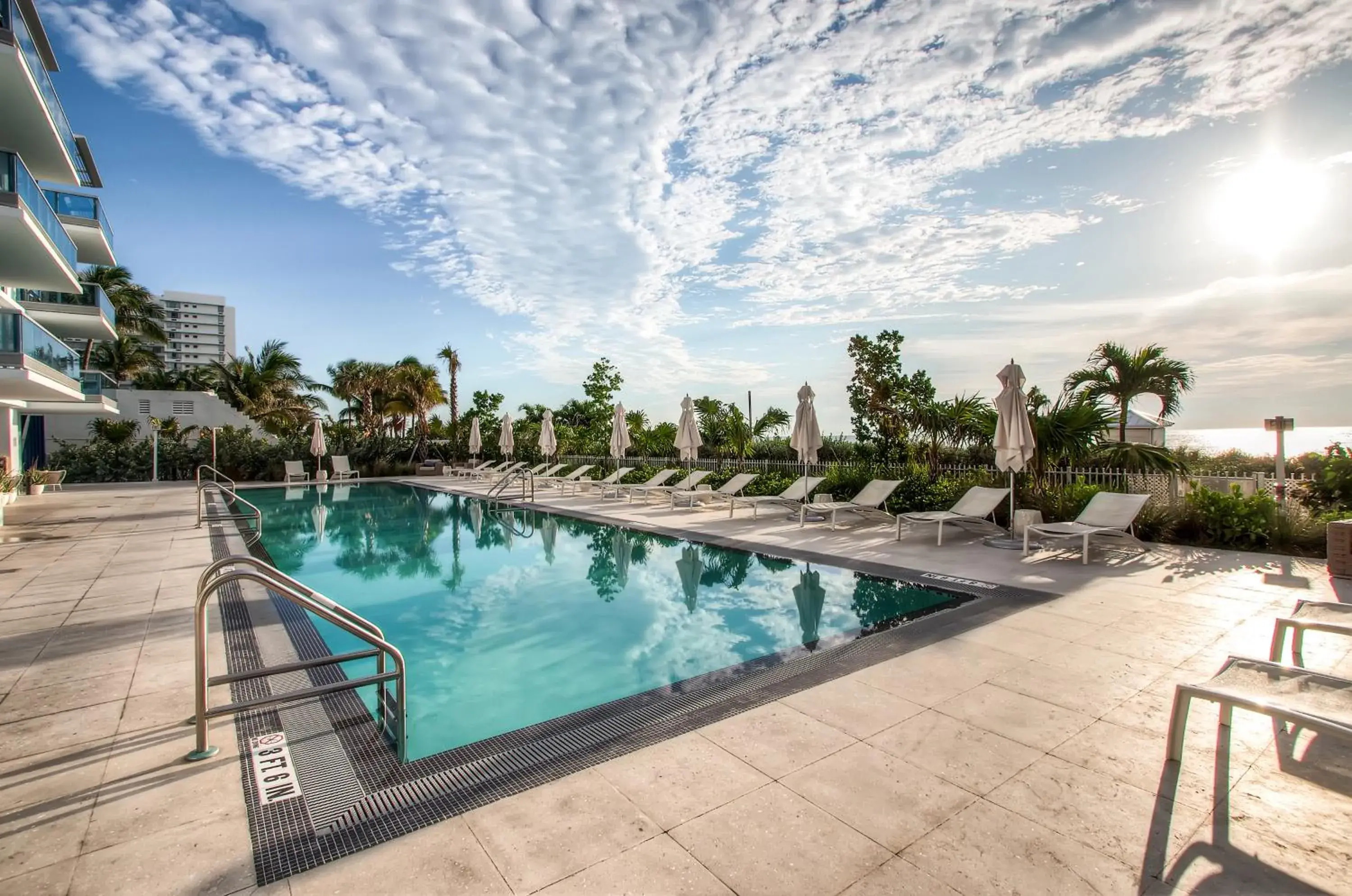 Swimming pool in Churchill Suites Monte Carlo Miami Beach Swimming pool in Churchill Suites Monte Carlo Miami Beach