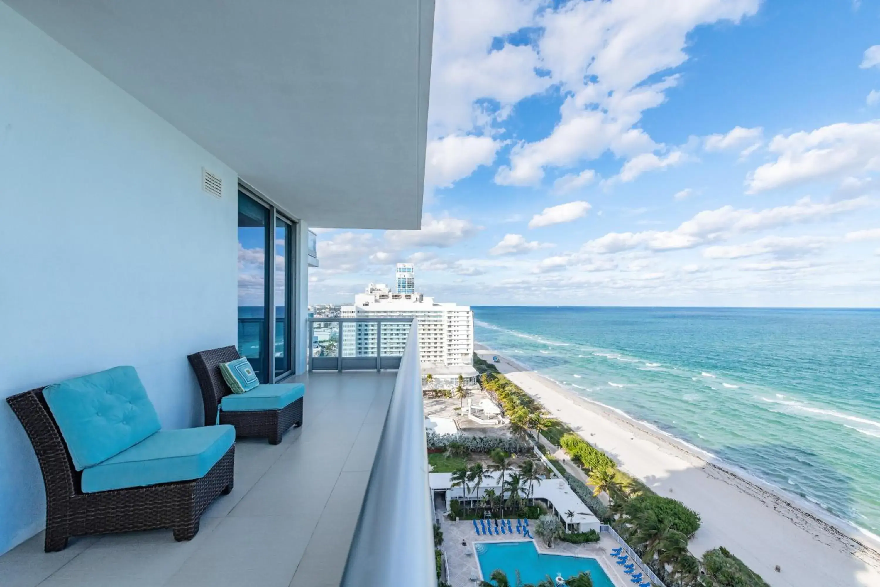Deluxe One-Bedroom Apartment - Ocean Front High Floor in Churchill Suites Monte Carlo Miami Beach Deluxe One-Bedroom Apartment - Ocean Front High Floor in Churchill Suites Monte Carlo Miami Beach