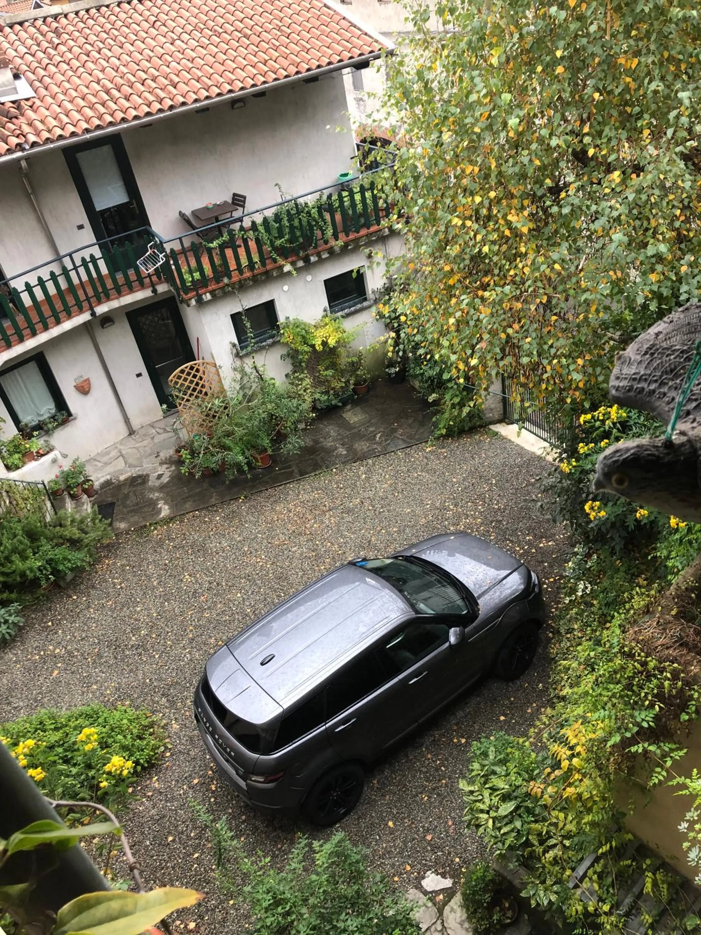 Inner courtyard view in B&B La Rampichina