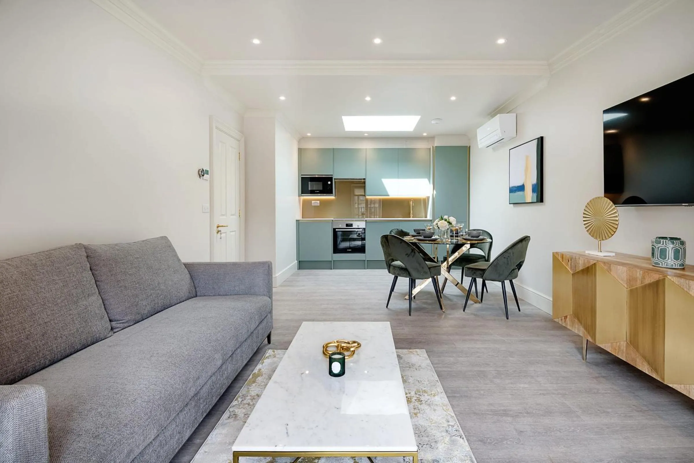 Marble Arch Suite 8
