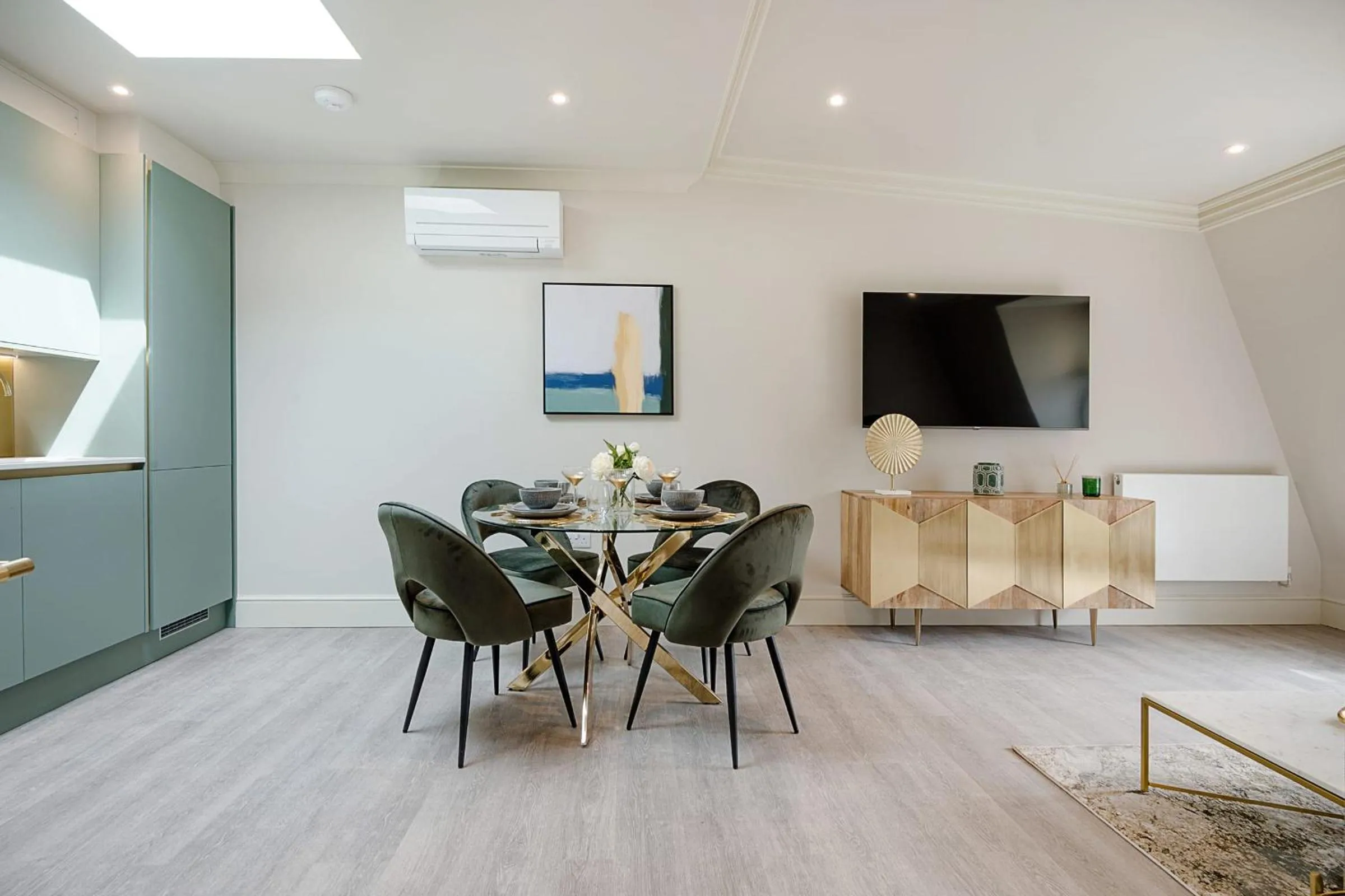 Marble Arch Suite 8