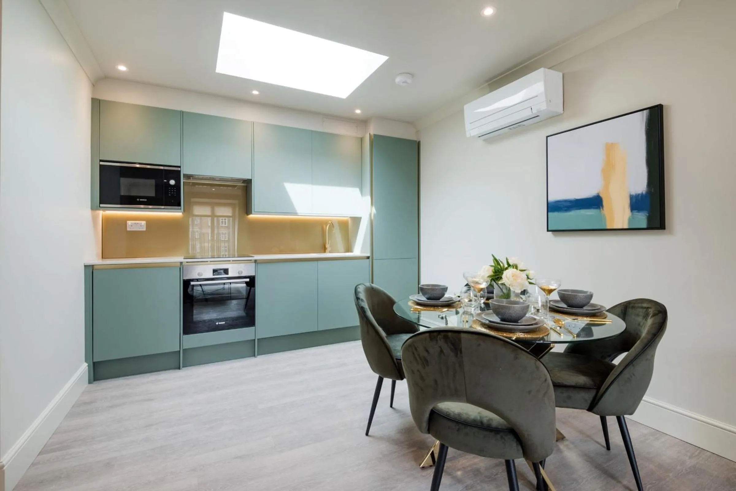 Marble Arch Suite 8