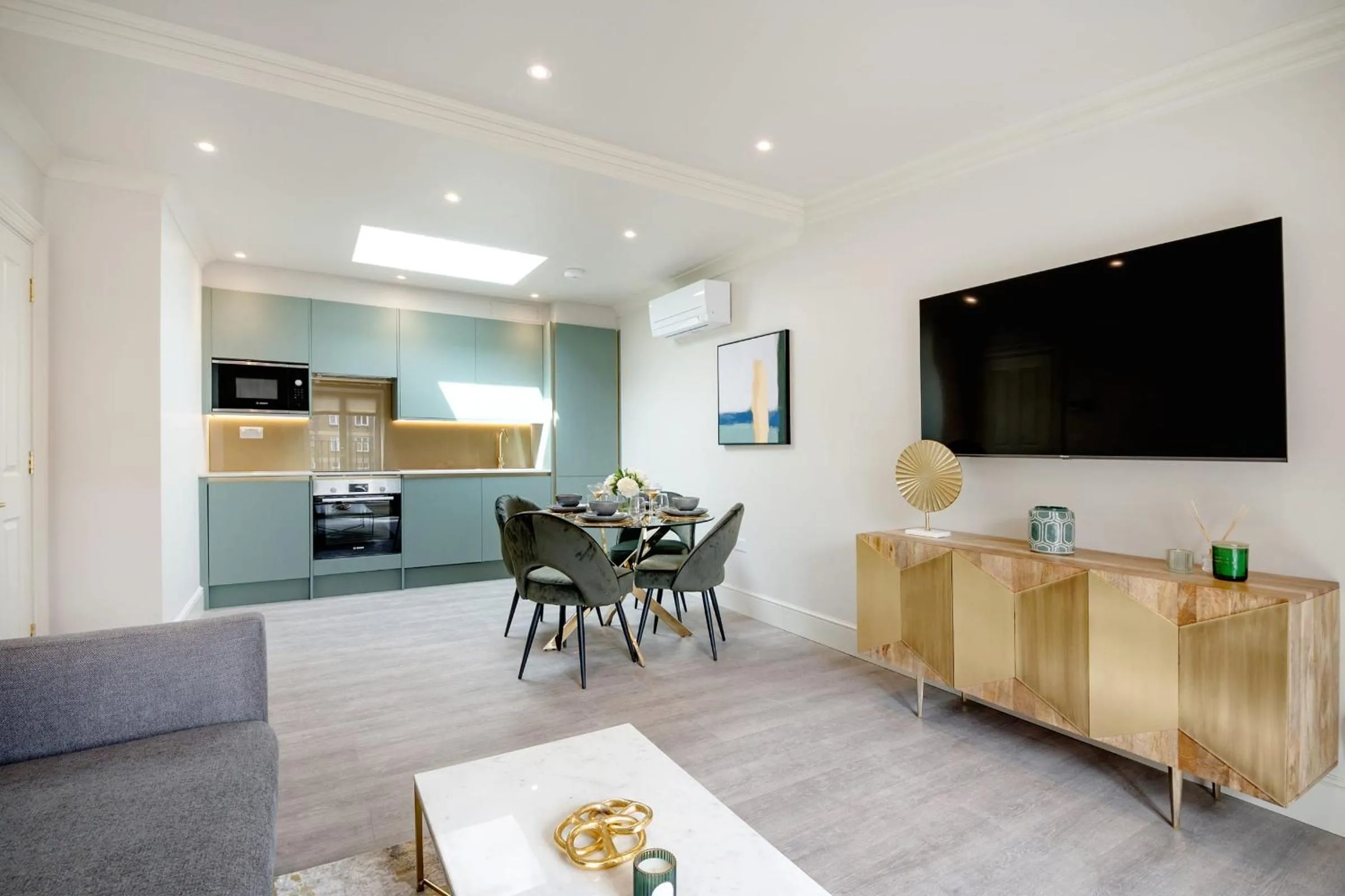Marble Arch Suite 8