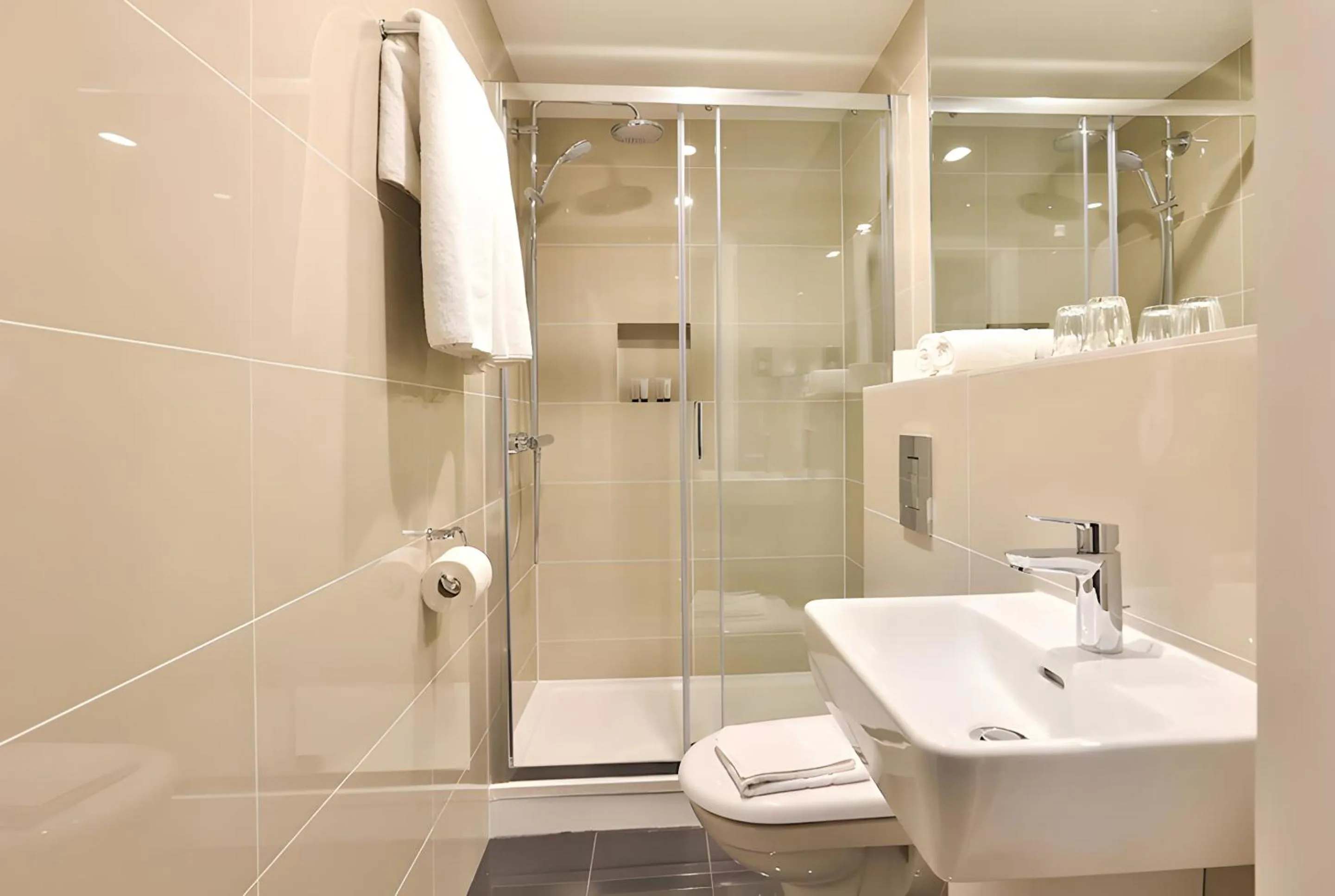 Bathroom in The Chapter Hotels - London Hyde Park