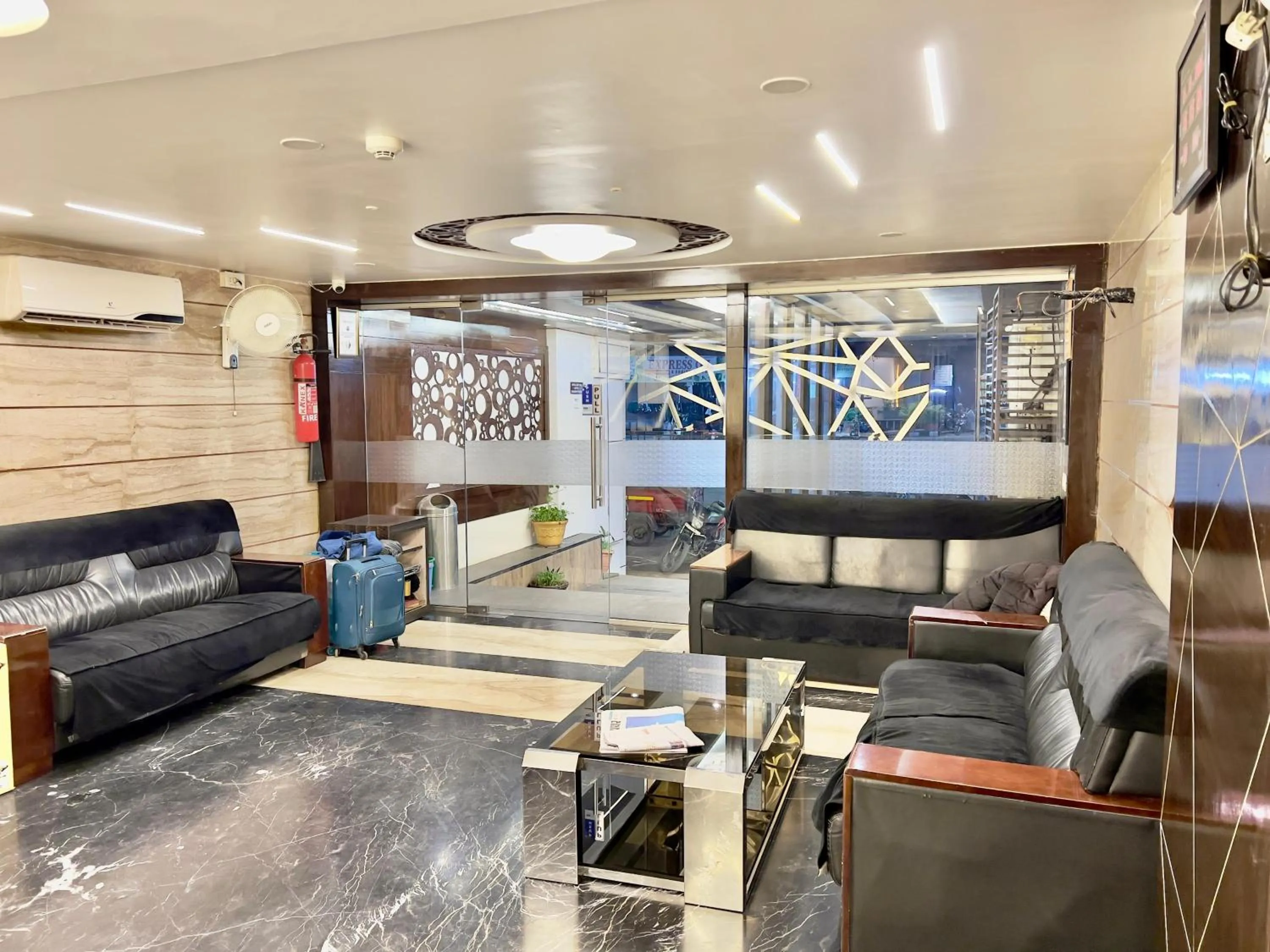 Seating area in HOTEL REST INN