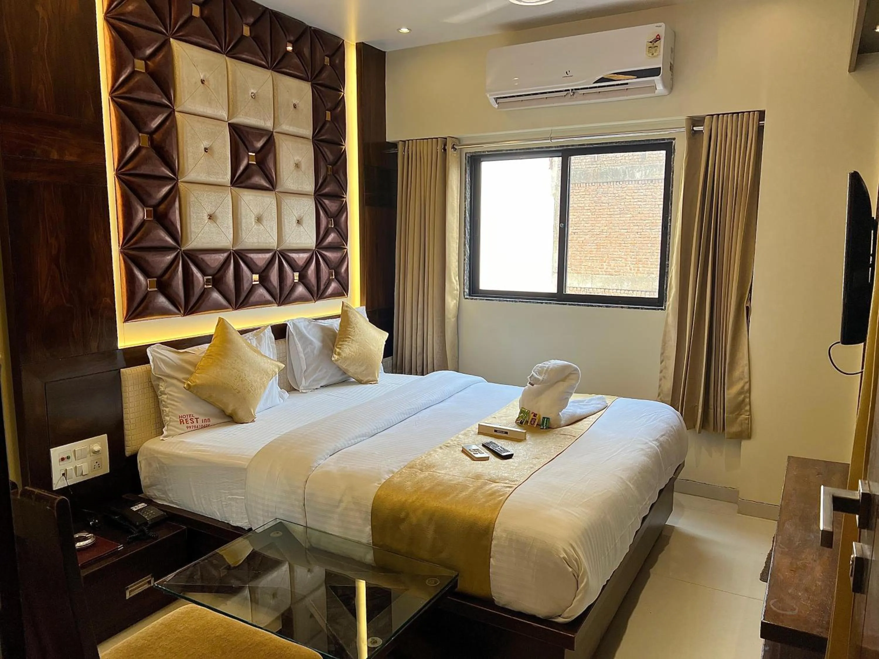 Bed in HOTEL REST INN