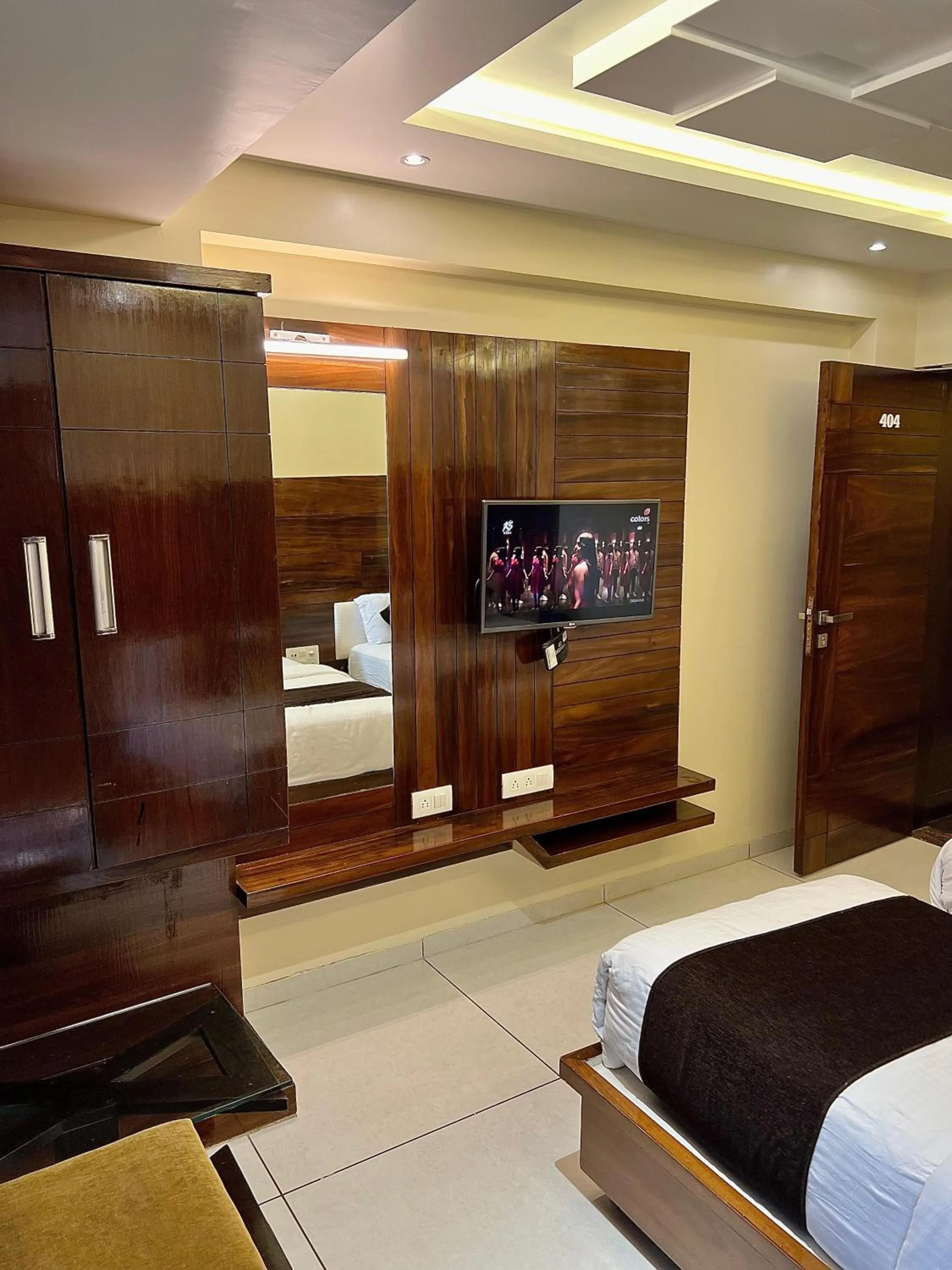 TV and multimedia, Bed in HOTEL REST INN