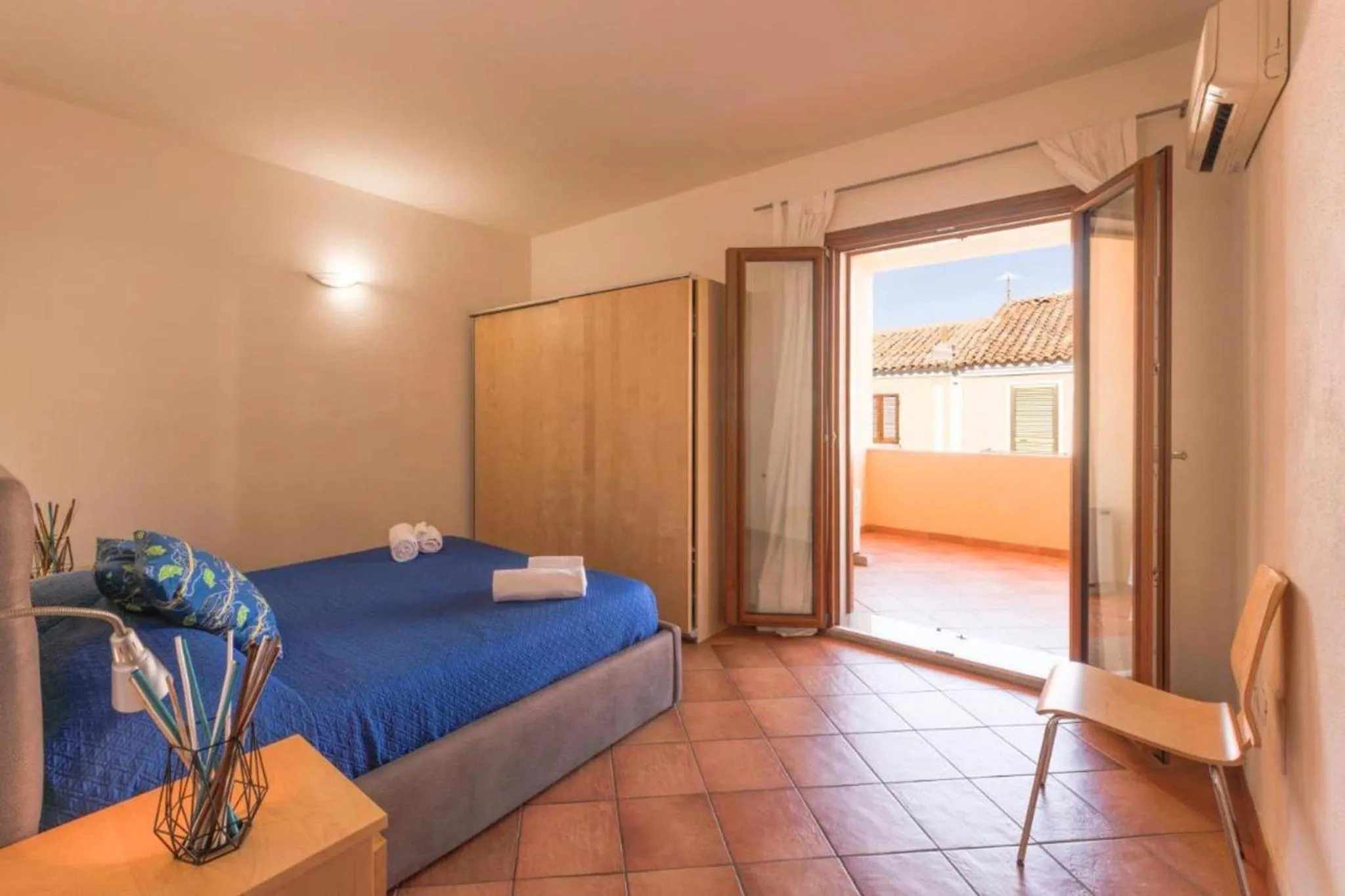 Bed in Relaxing Cristal Bedroom apartment sleeps 5 persons