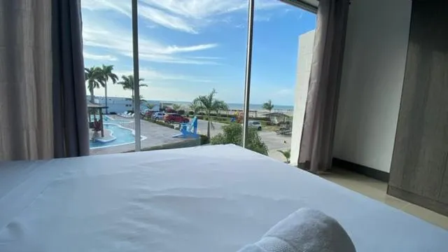 Balcony/Terrace, Bed in Hotel Castillo del Mar