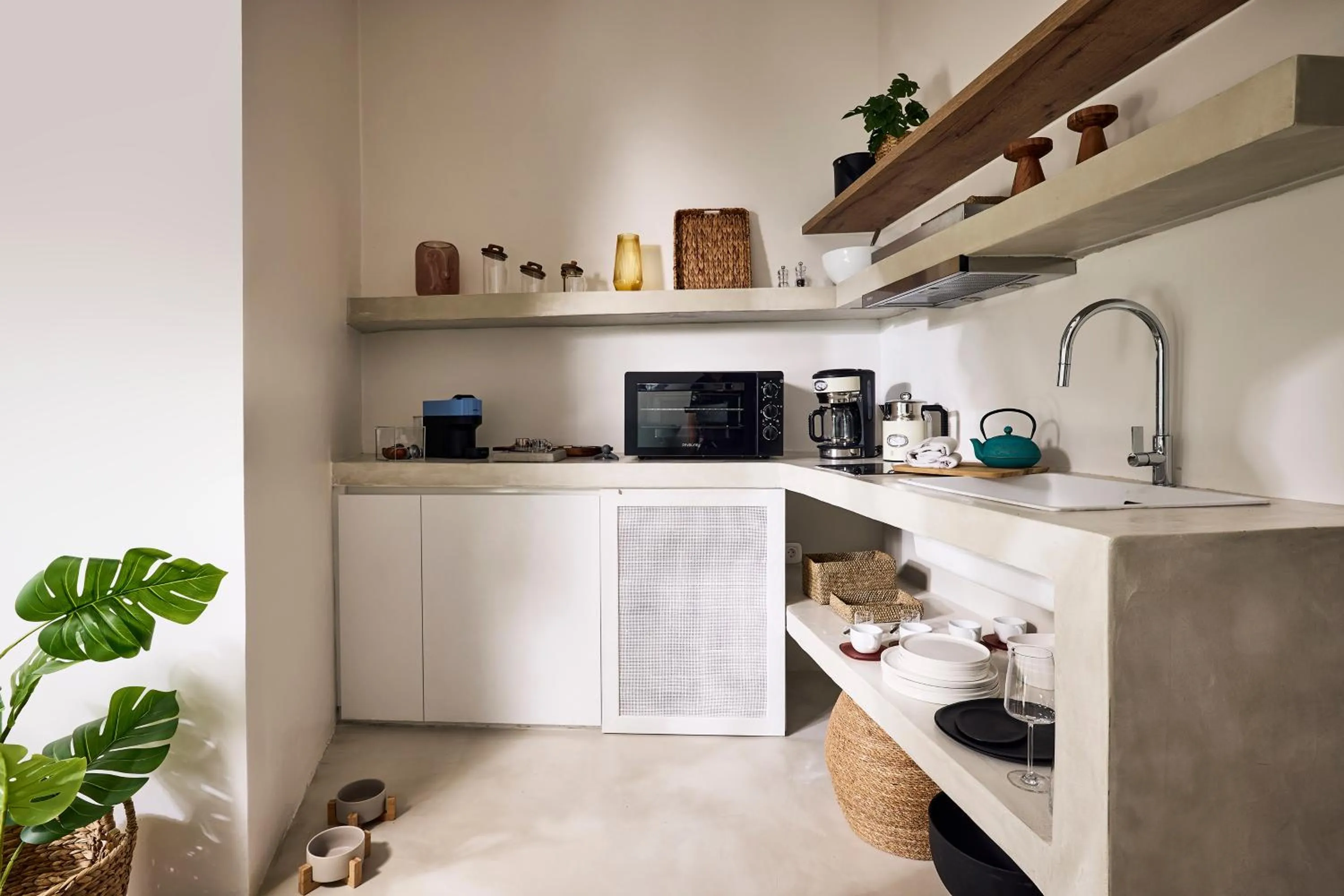 Coffee/tea facilities in Syroc Maison