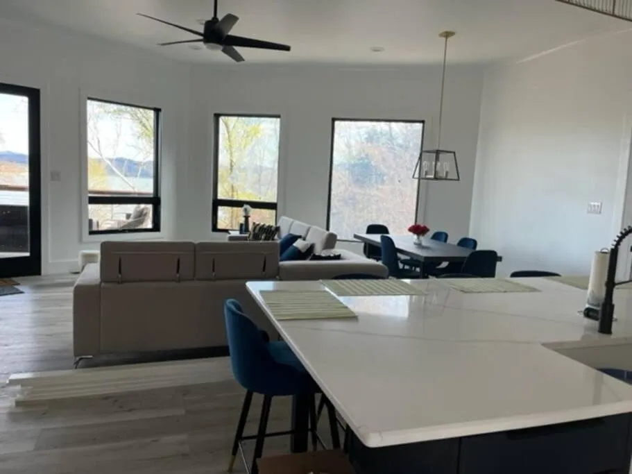 Amazing New House - Waterfront Getaway + Boat Dock